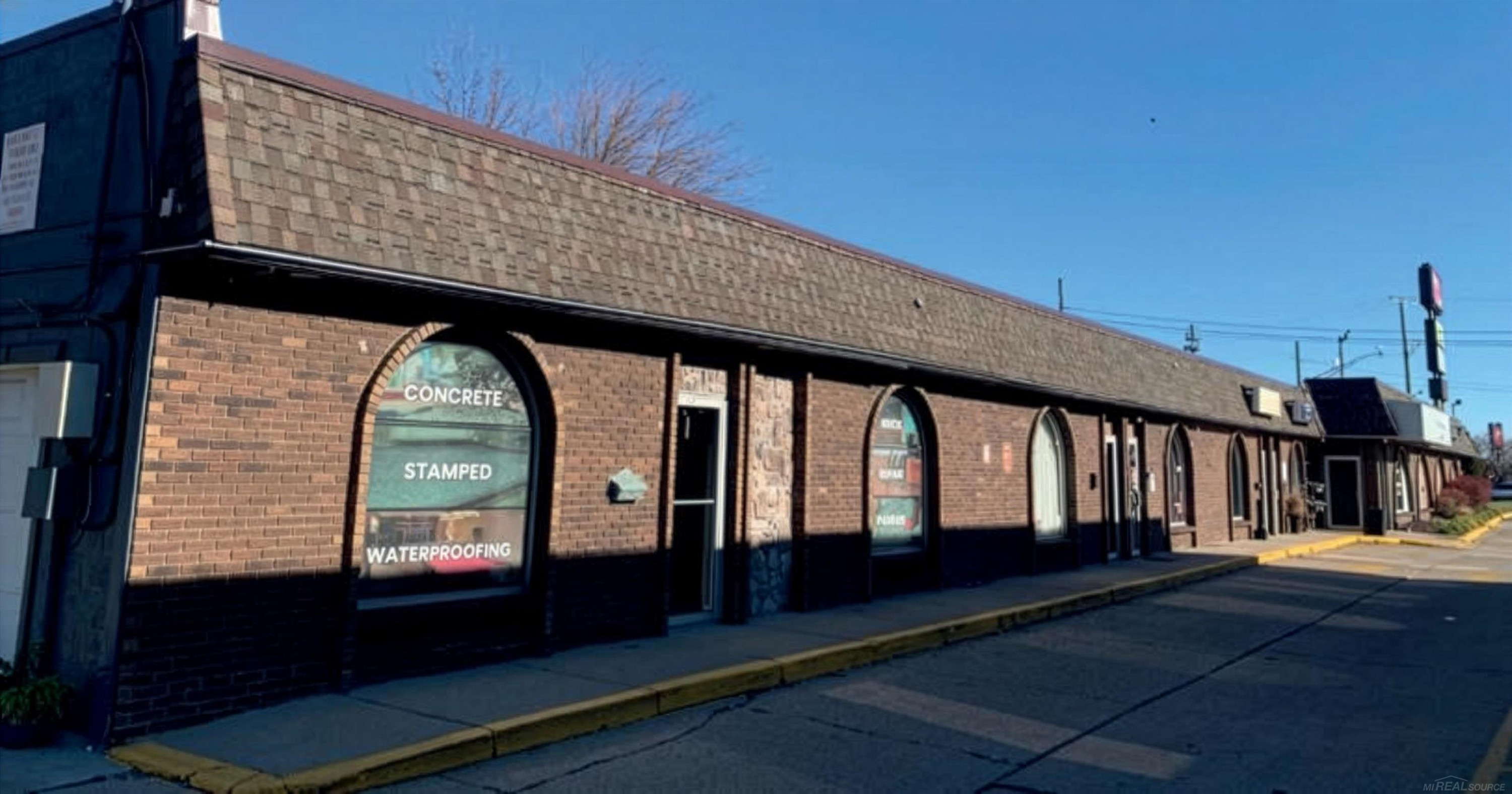 25215-25217 Gratiot Avenue, Roseville, MI, 48066