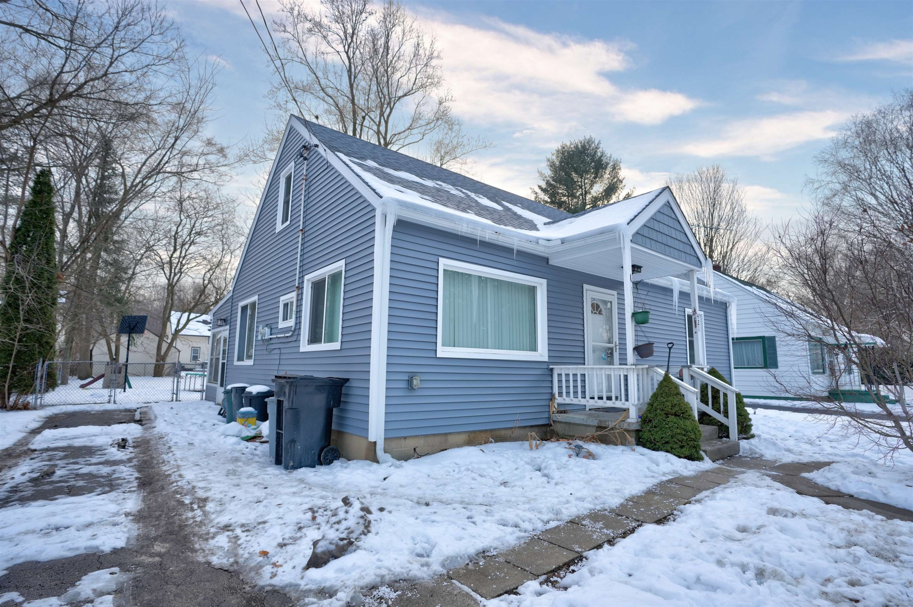 421 Johnson Street, Clio, MI 48420 — Photo 2