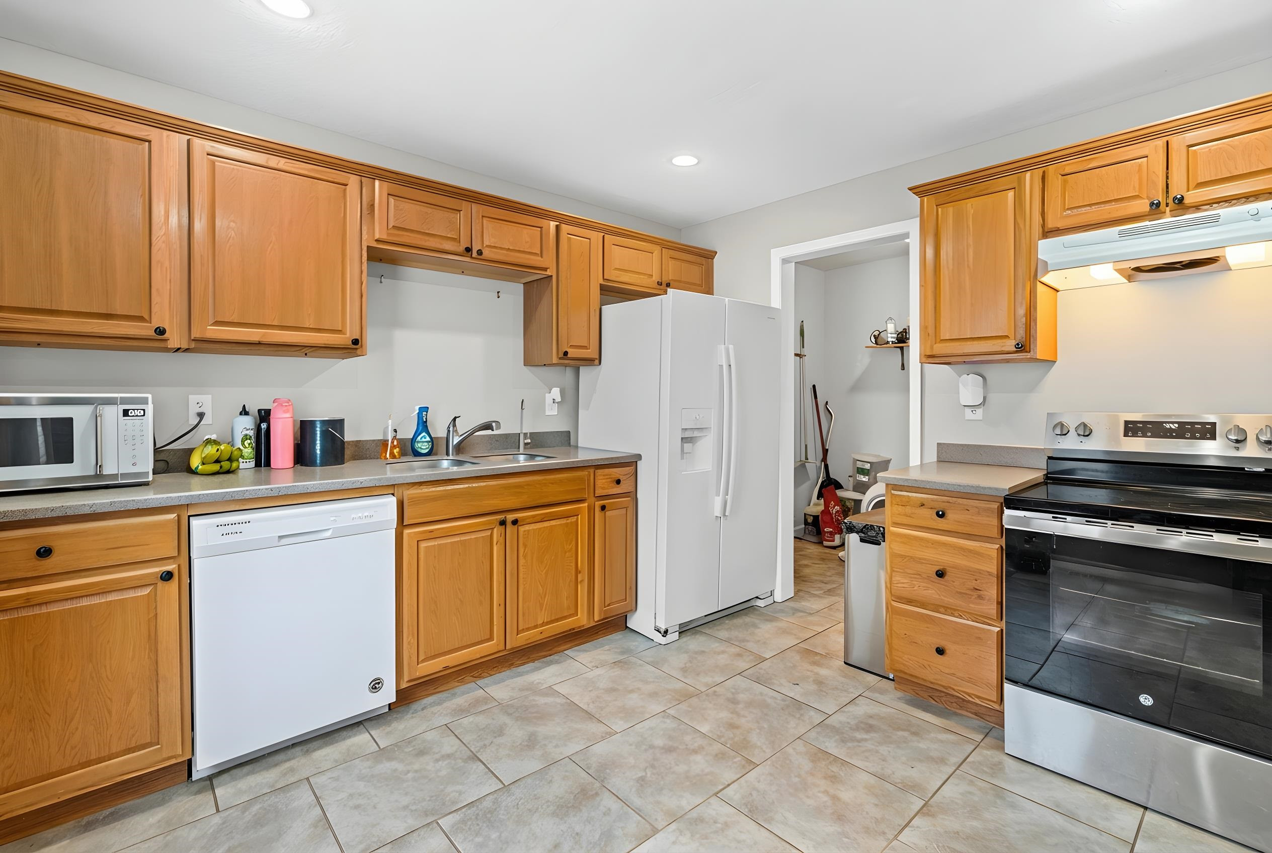 421 Johnson Street, Clio, MI 48420 — Photo 8