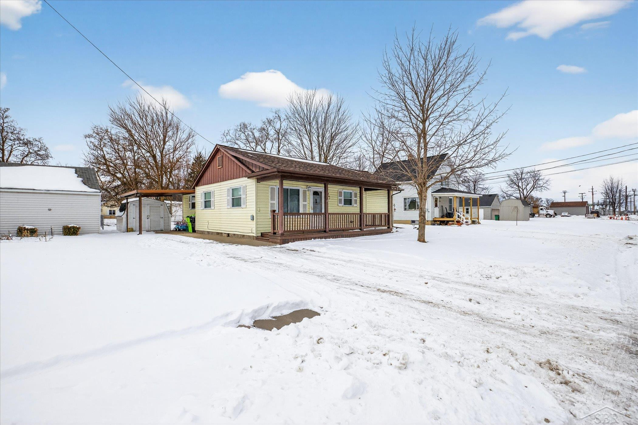 203 Park Avenue, Auburn, MI 48611 — Photo 2