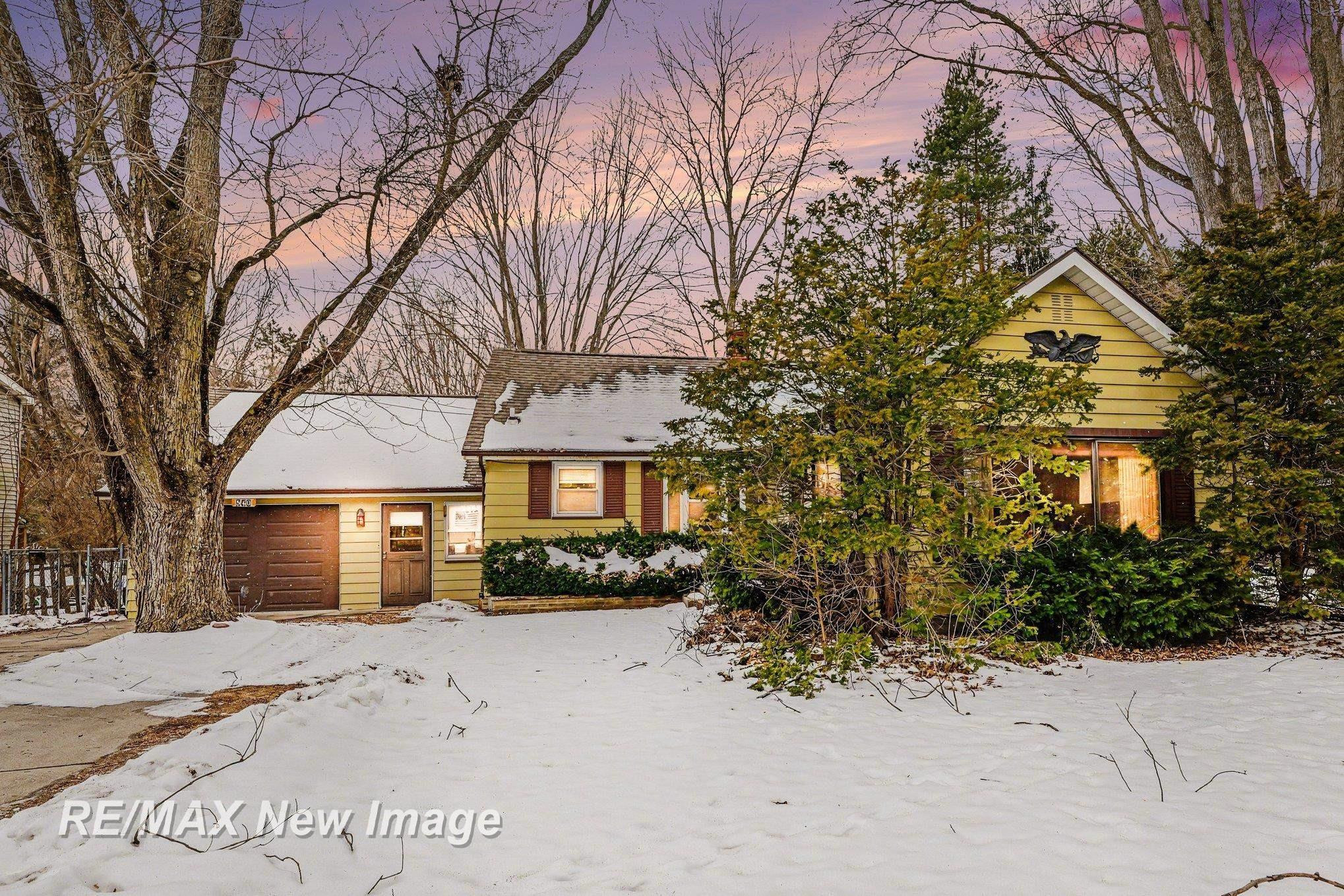 540 S Hemlock Road, Hemlock, MI 48626 — Photo 2