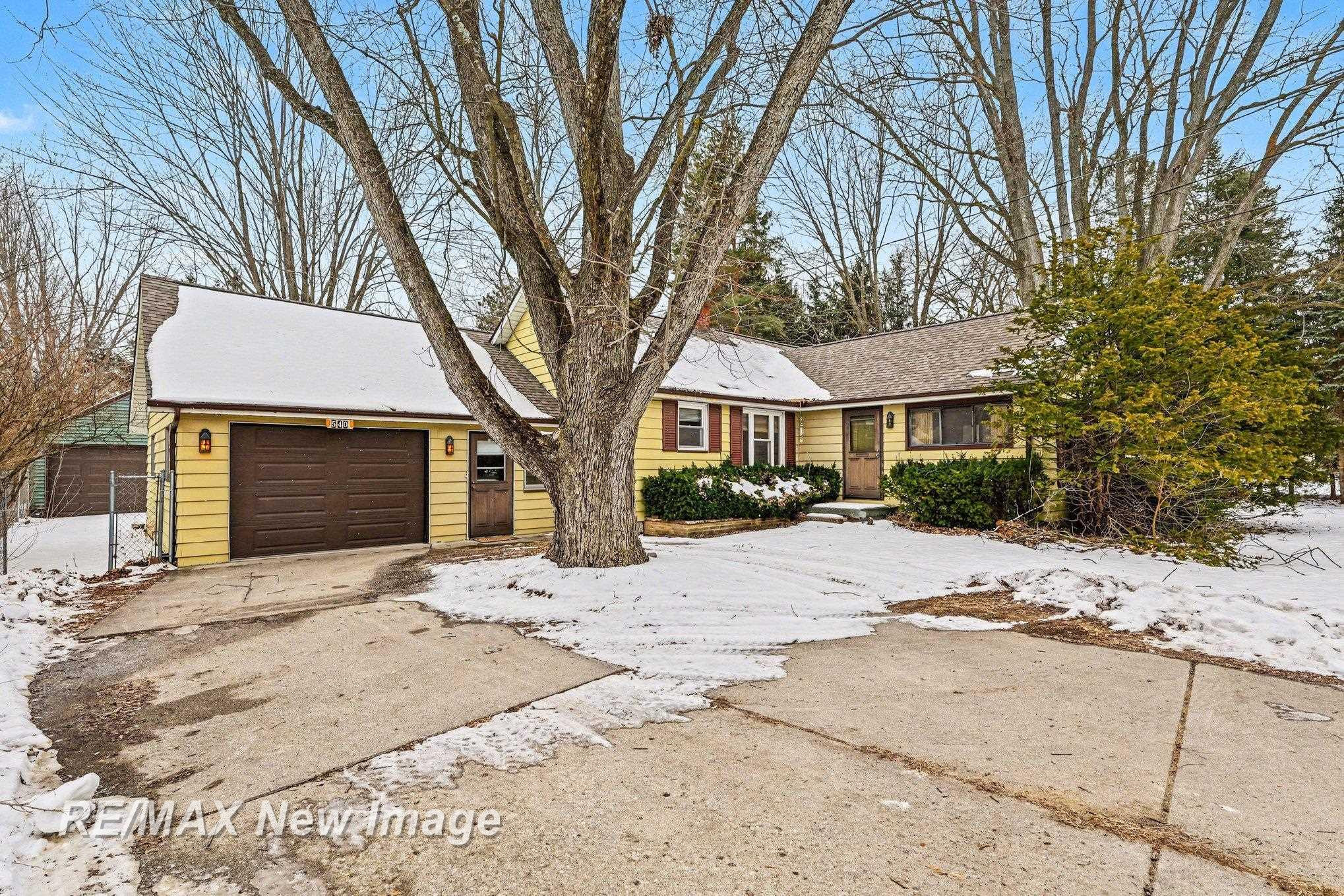540 S Hemlock Road, Hemlock, MI 48626 — Photo 3