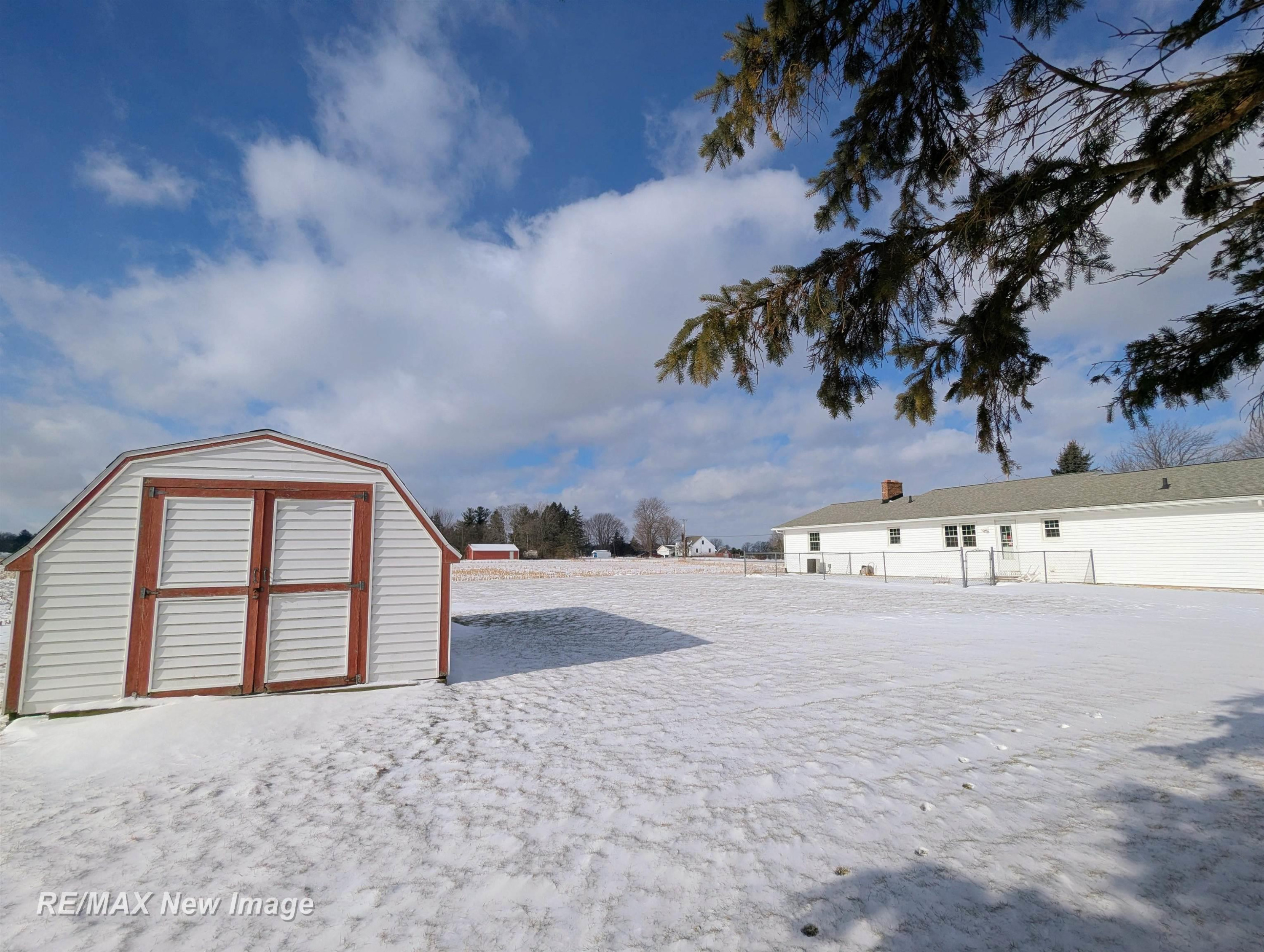 5502 King Road, Bridgeport, MI 48722 — Photo 13