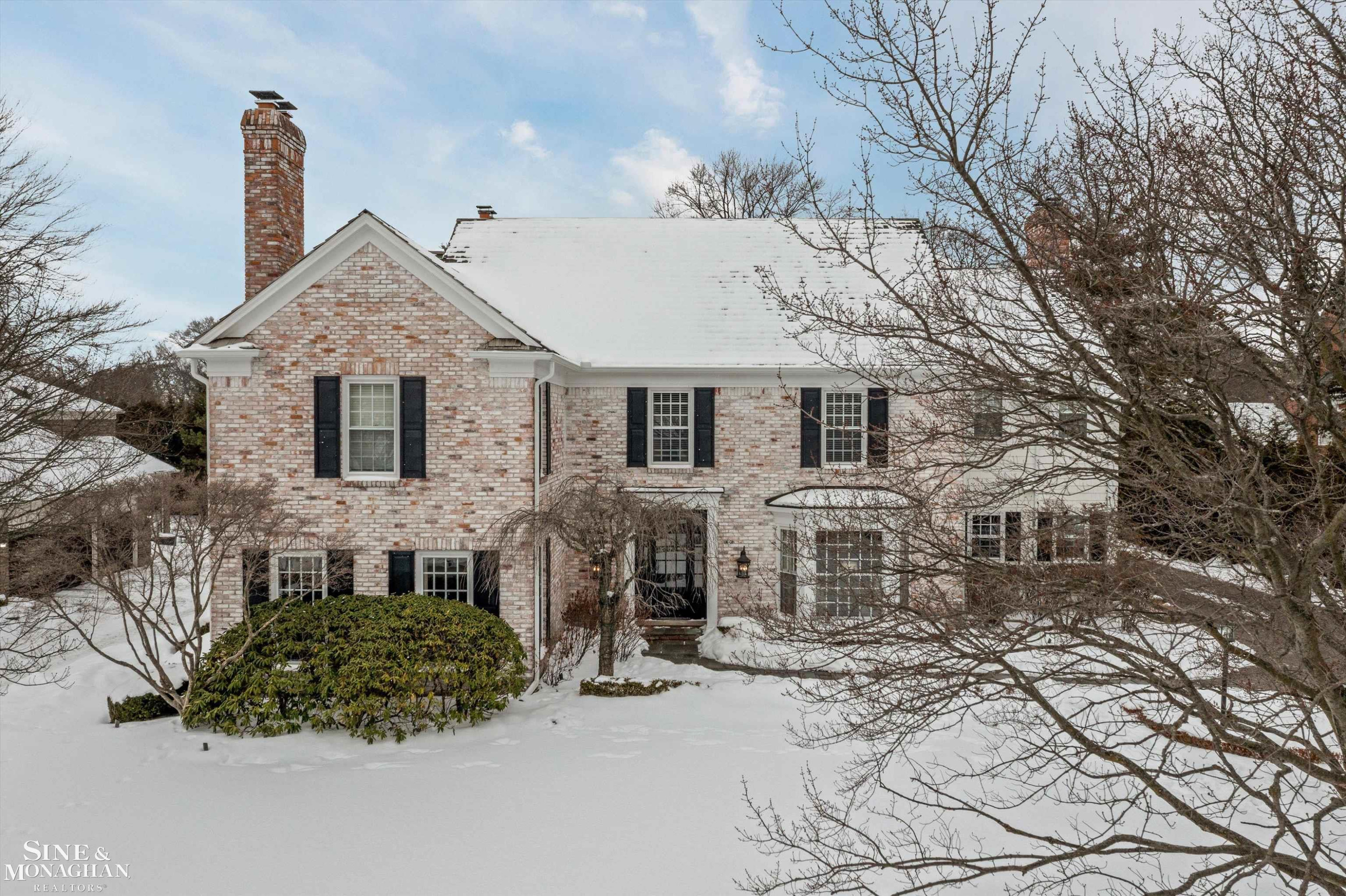 11 Dodge Place Place, Grosse Pointe, MI 48230 — front exterior