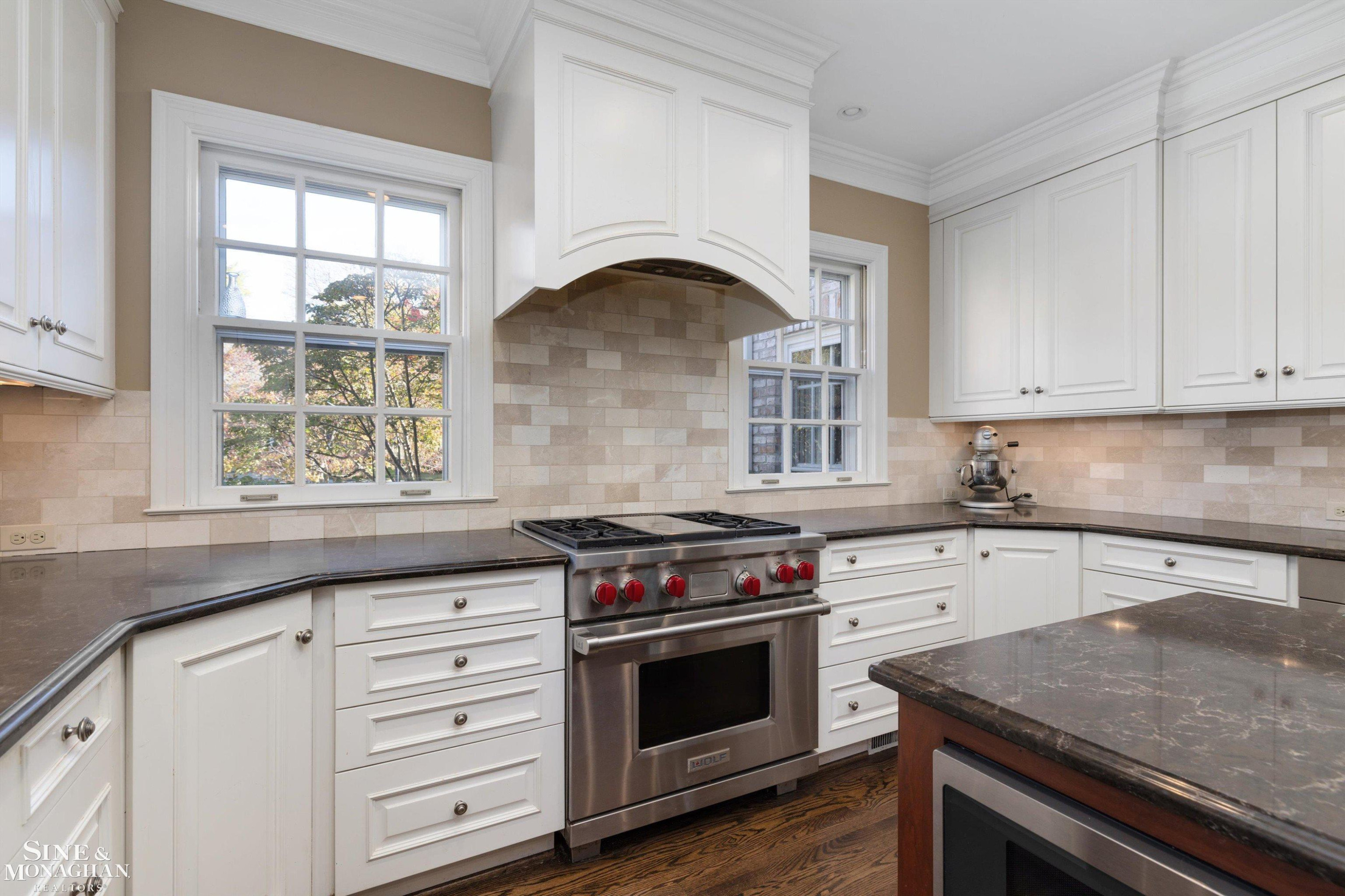 11 Dodge Place Place, Grosse Pointe, MI 48230 — Photo 10
