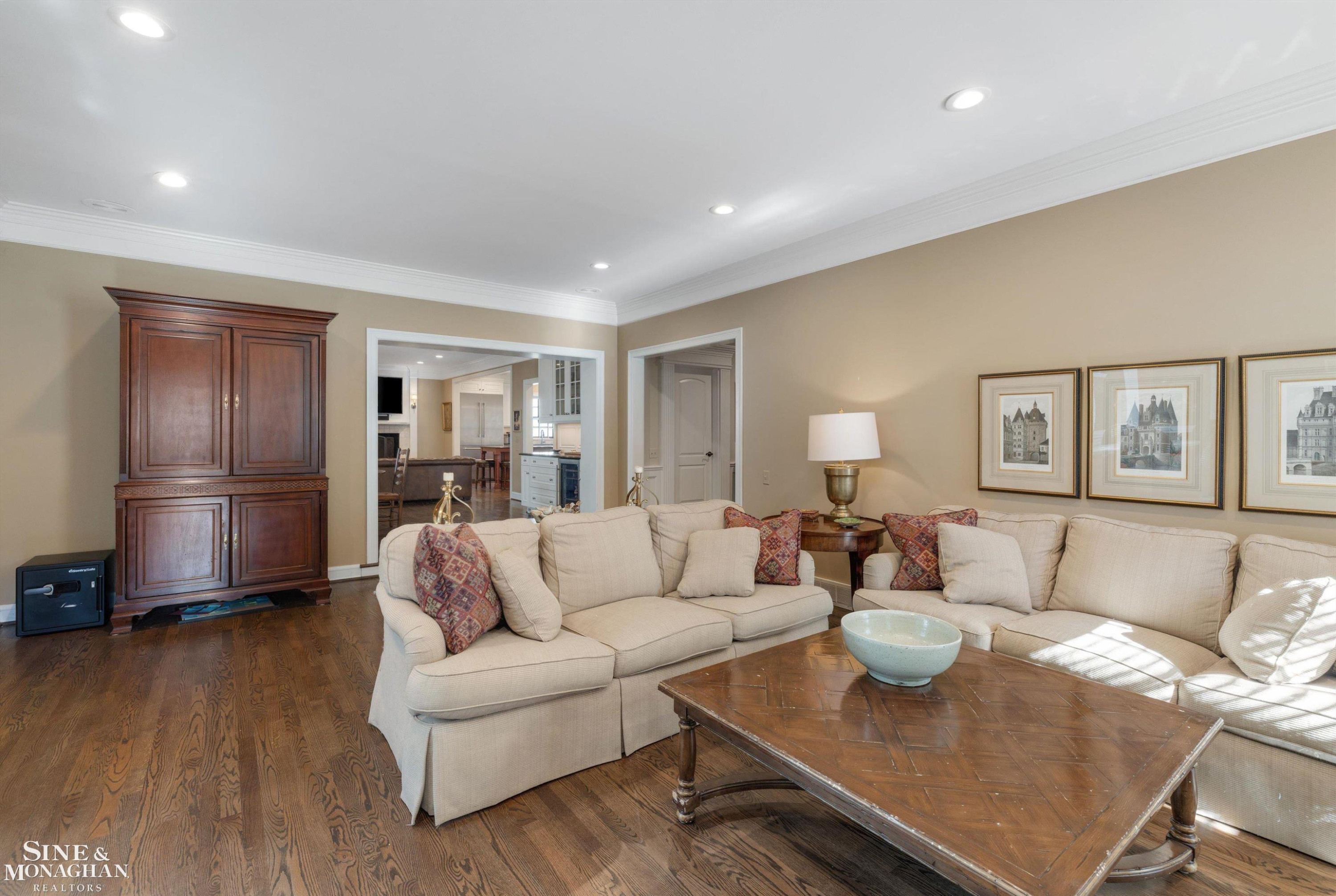 11 Dodge Place Place, Grosse Pointe, MI 48230 — Photo 23