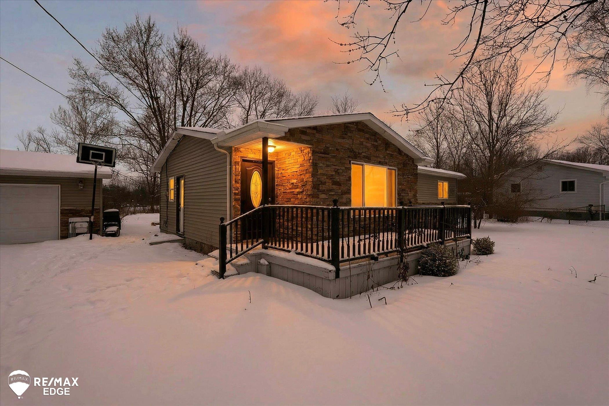 6161 Finch Lane, Flint, MI 48506 — front exterior