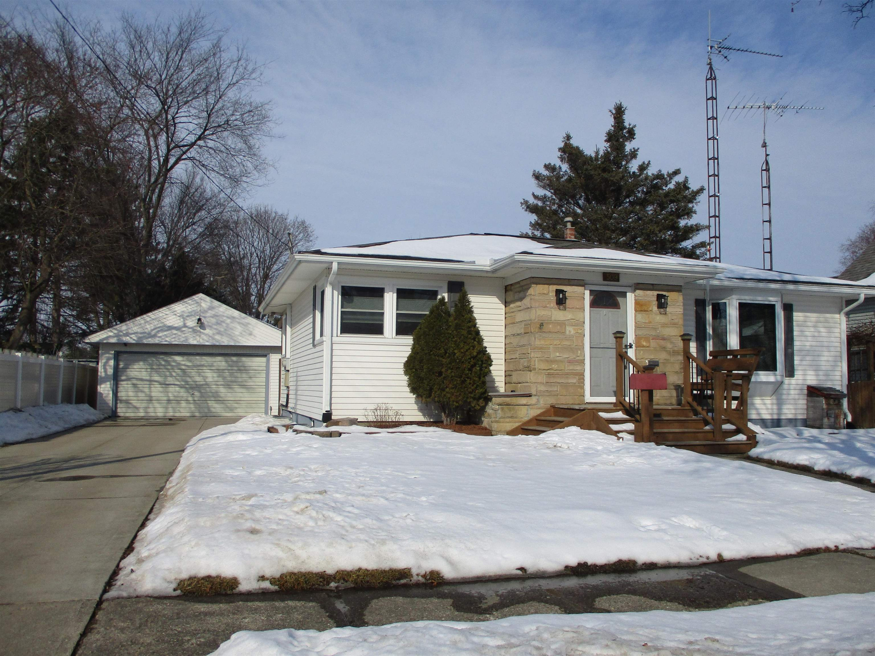 509 E Genesee St. Street, Durand, MI 48429 — front exterior