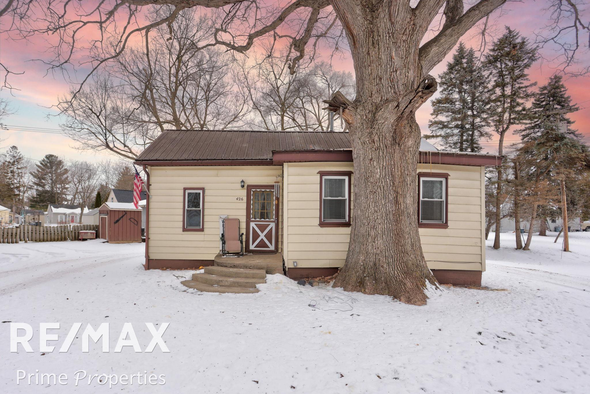 426 Bates Street, Caro, MI 48723 — Photo 3