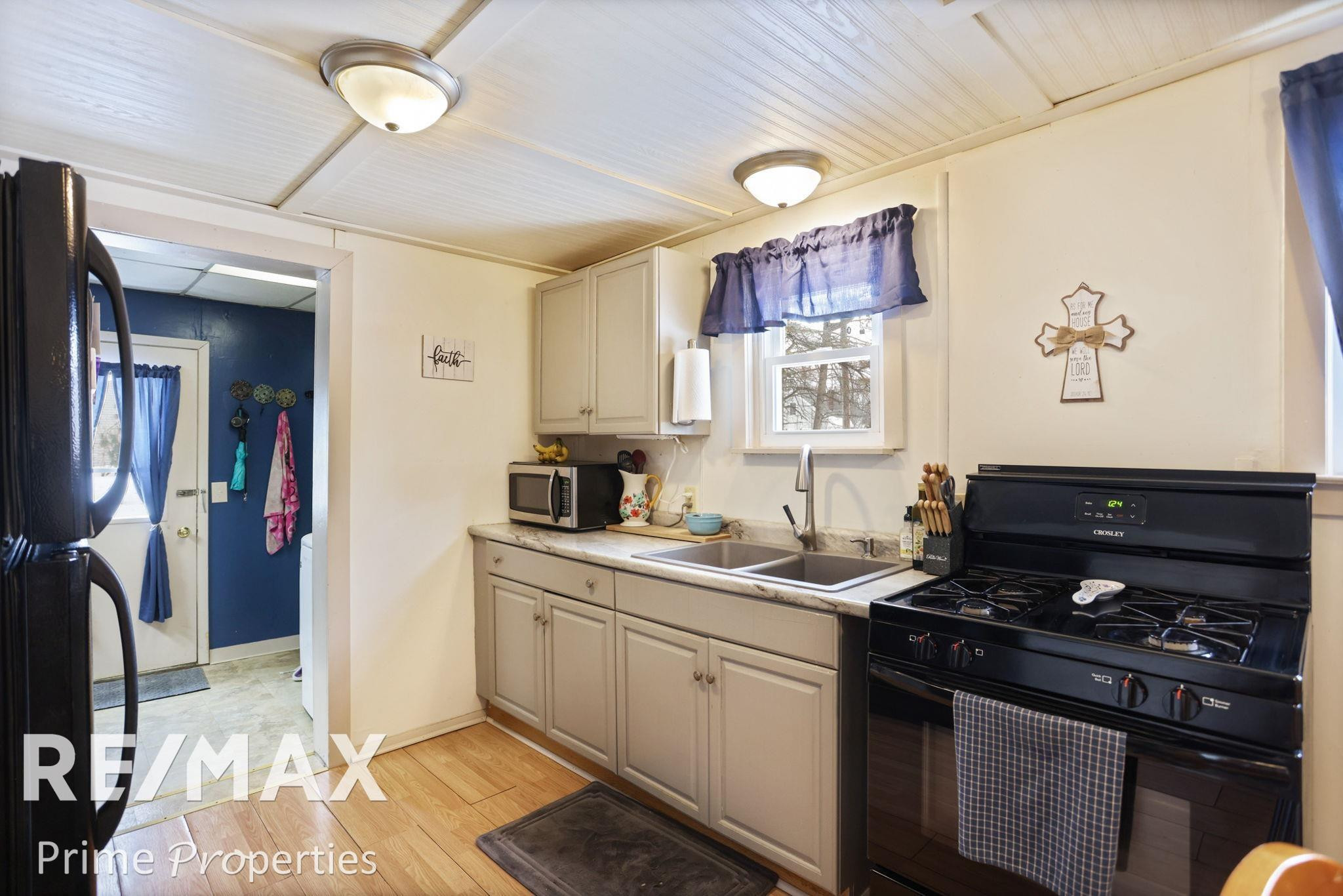 426 Bates Street, Caro, MI 48723 — Photo 11
