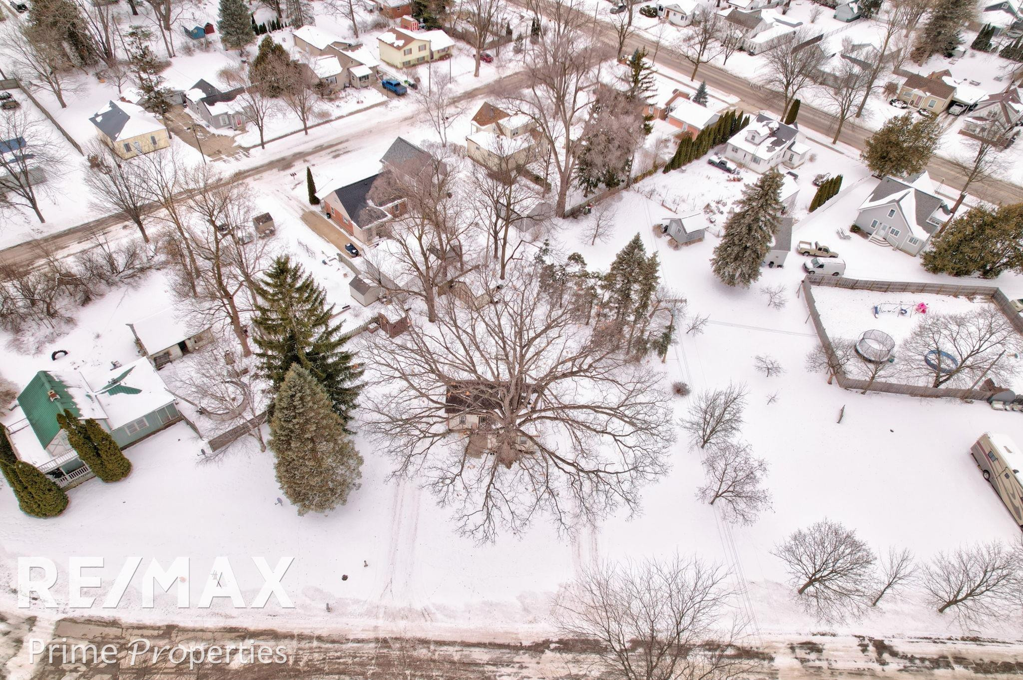426 Bates Street, Caro, MI 48723 — Photo 27