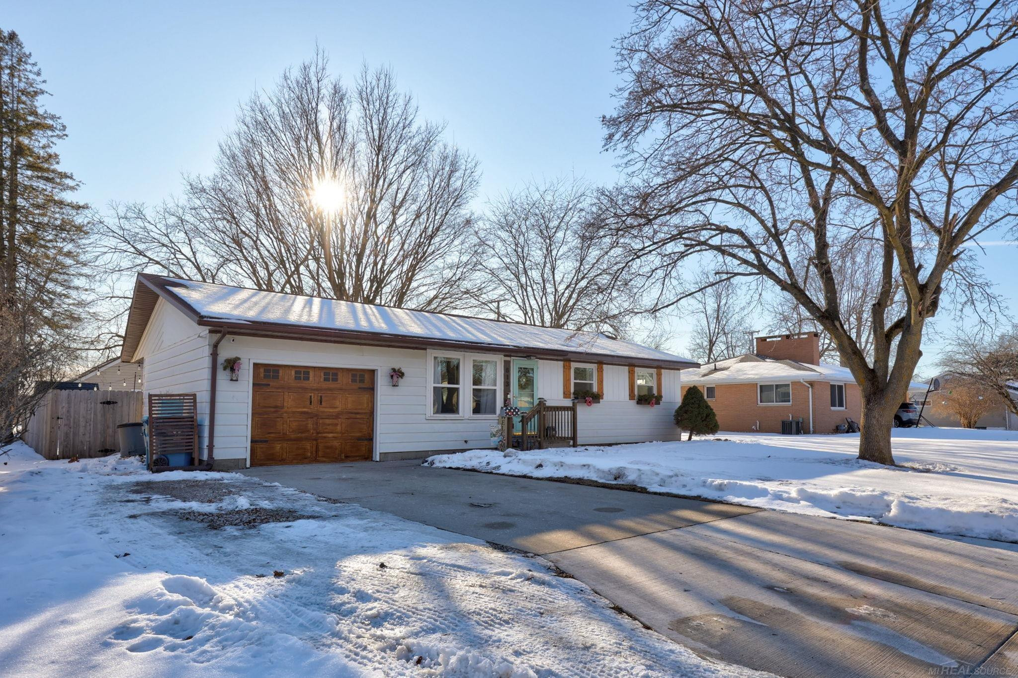813 W Oak Street, Vassar, MI 48768 — Photo 2