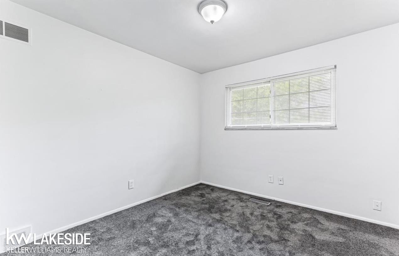 18130 Roseland Boulevard, MI 48076 — Photo 10
