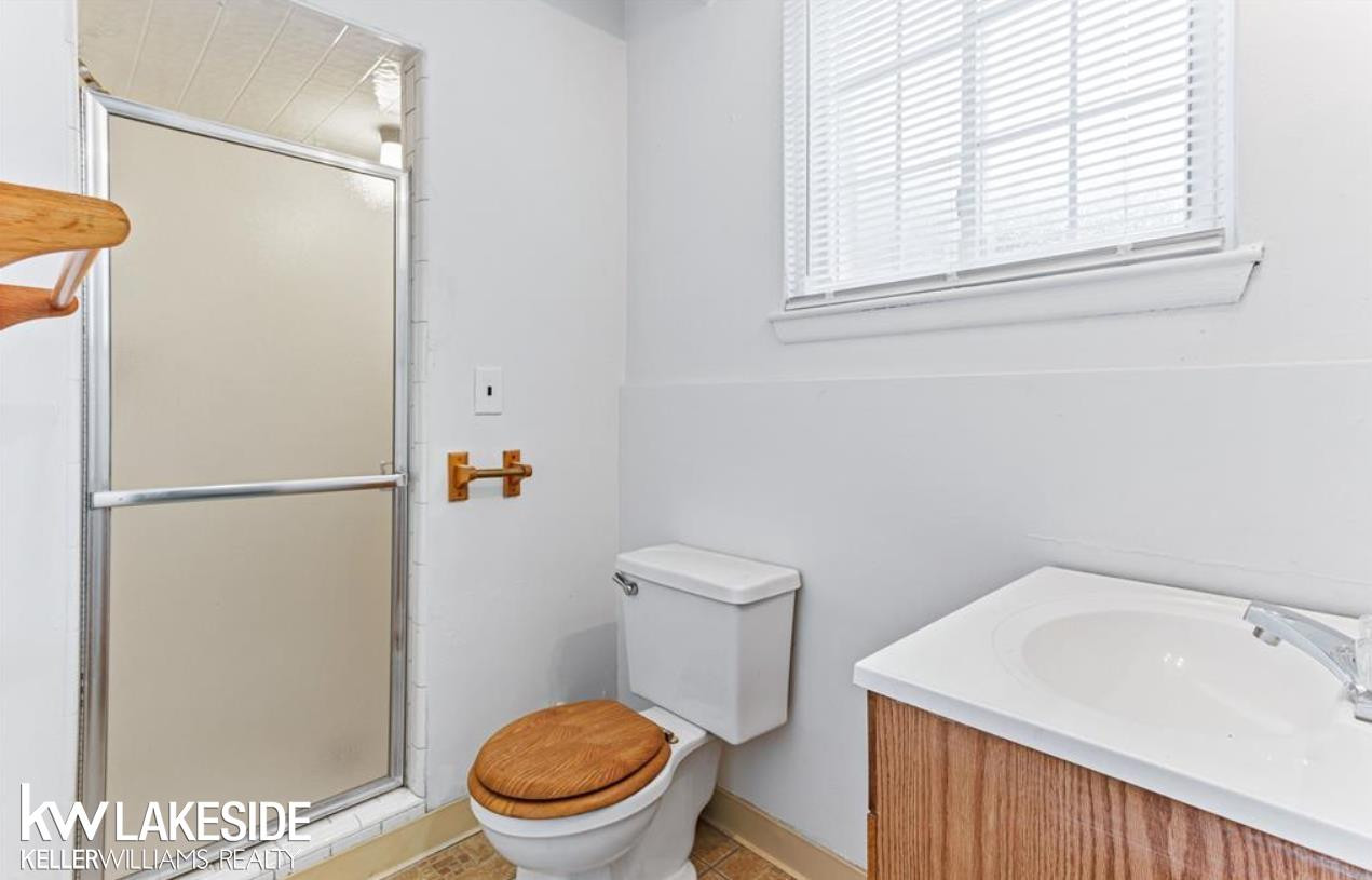 18130 Roseland Boulevard, MI 48076 — Photo 14