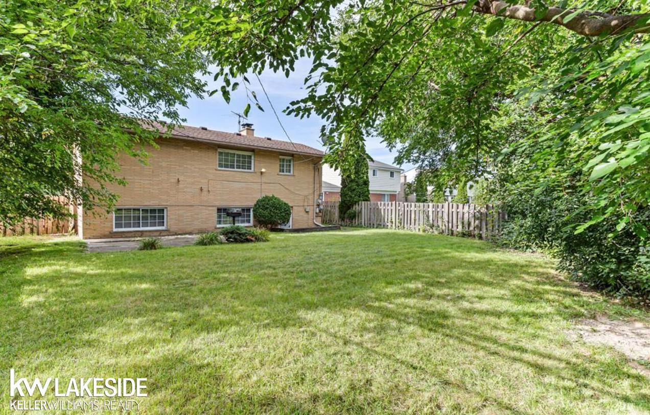 18130 Roseland Boulevard, MI 48076 — Photo 15