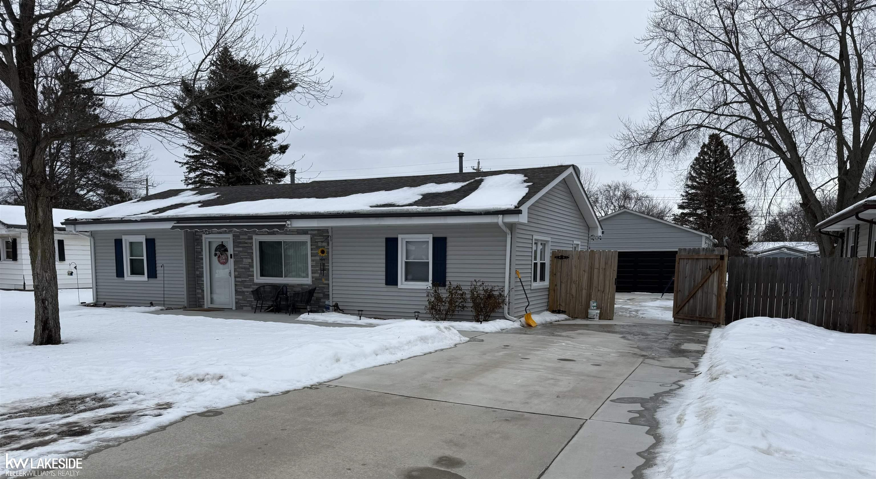 85 Saint James Street, Marysville, MI 48040 — front exterior