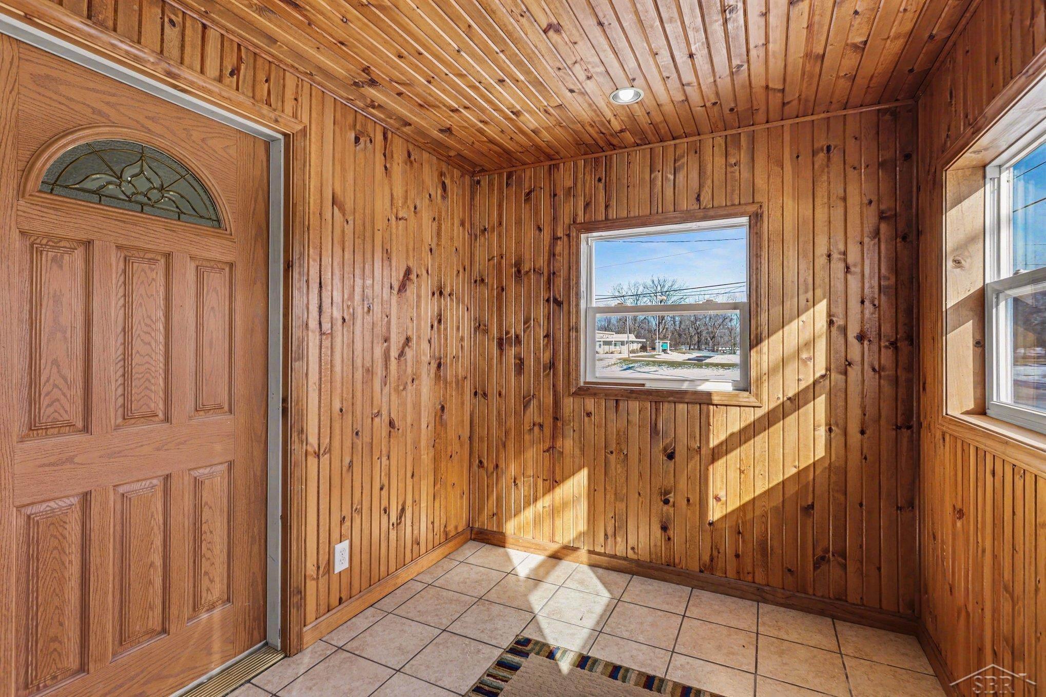 123 E Spruce Street, Saint Charles, MI 48655 — Photo 2