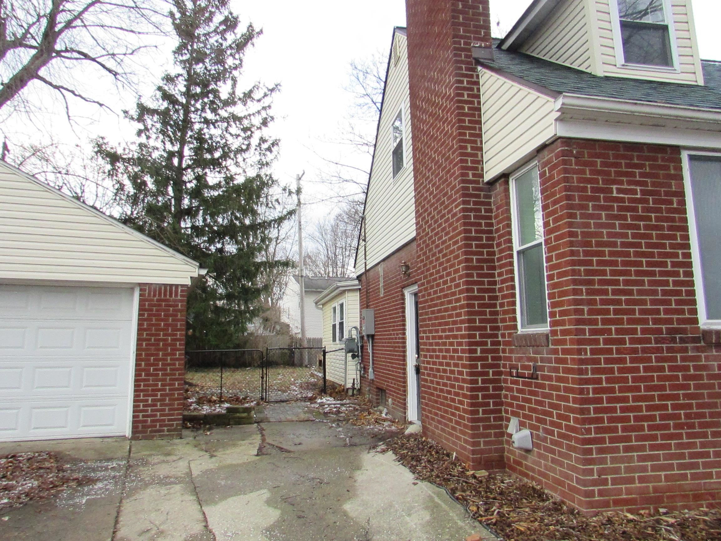 434 Chalmers Street, Flint, MI 48503 — Photo 12
