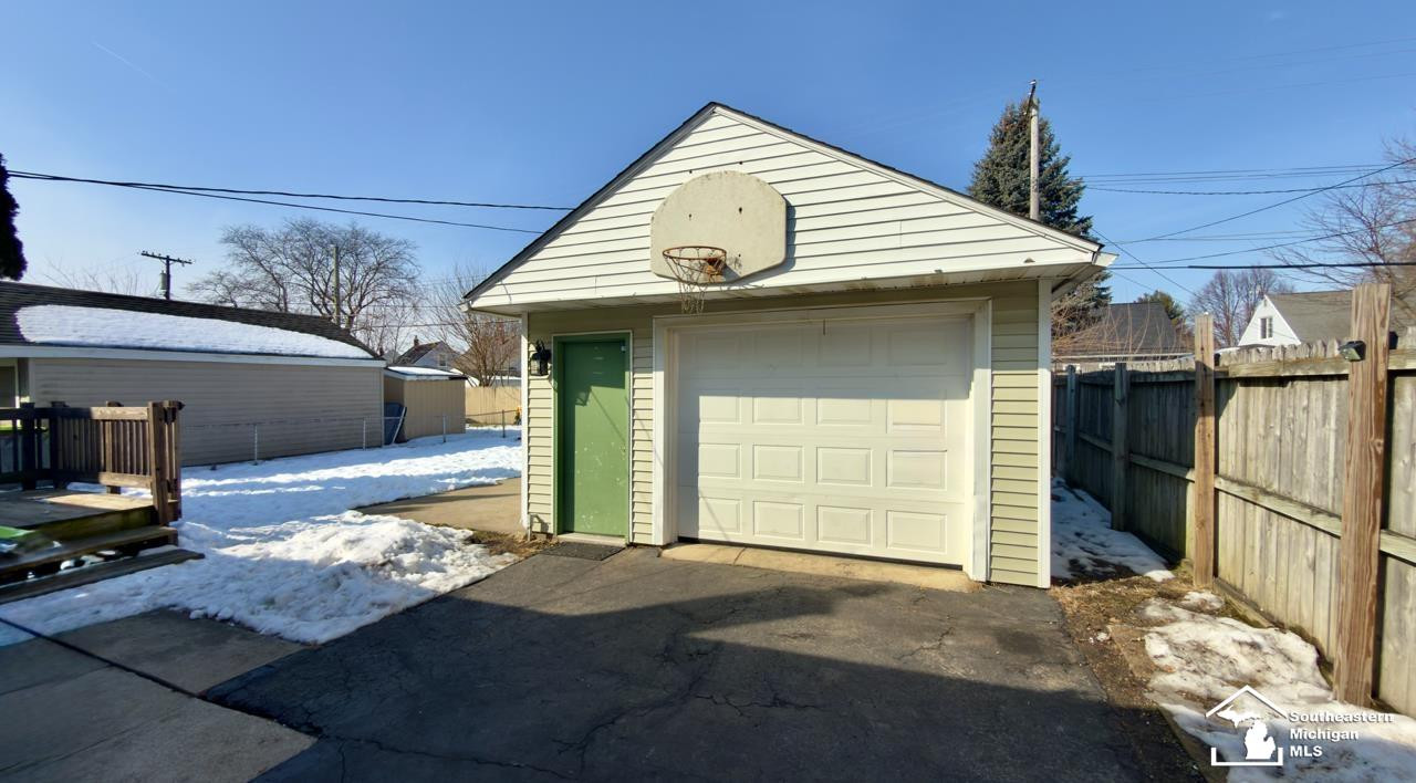 958 WOODVILLE Avenue, Monroe, MI 48161 — Photo 5