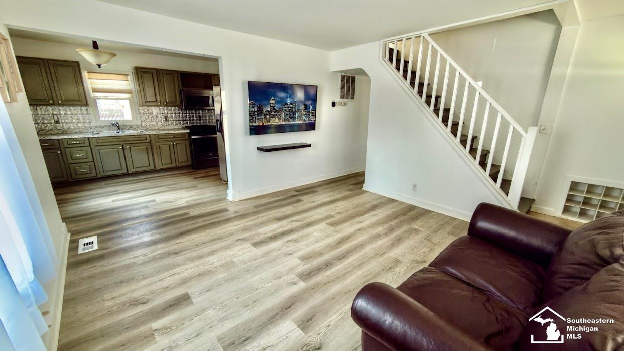 958 WOODVILLE Avenue, Monroe, MI 48161 — Photo 11