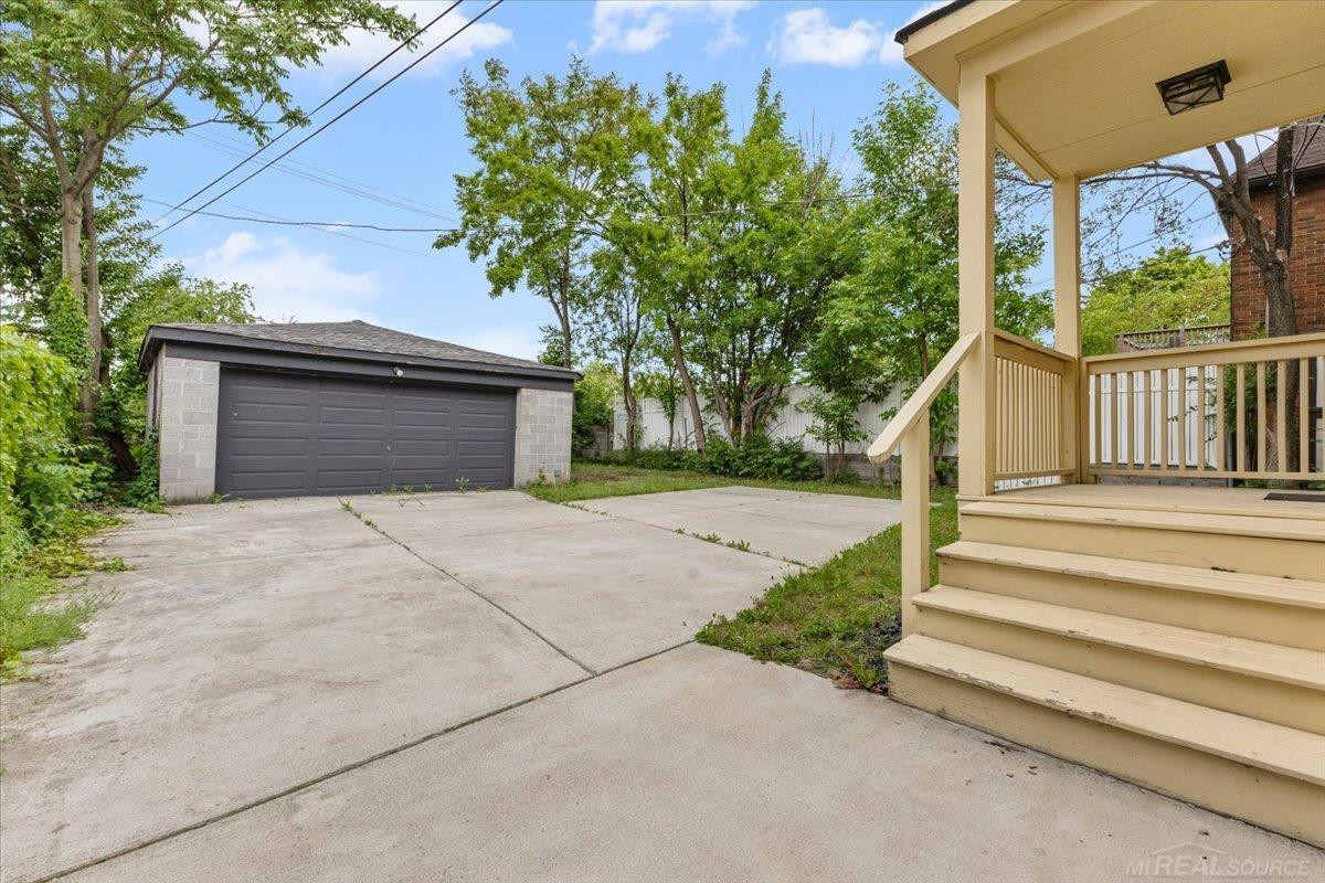 8931 La Salle Boulevard, Detroit, MI 48206 — Photo 11