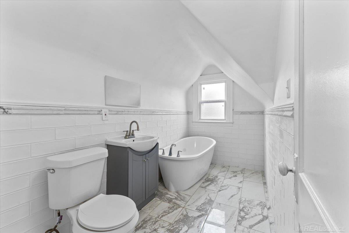 8931 La Salle Boulevard, Detroit, MI 48206 — Photo 36