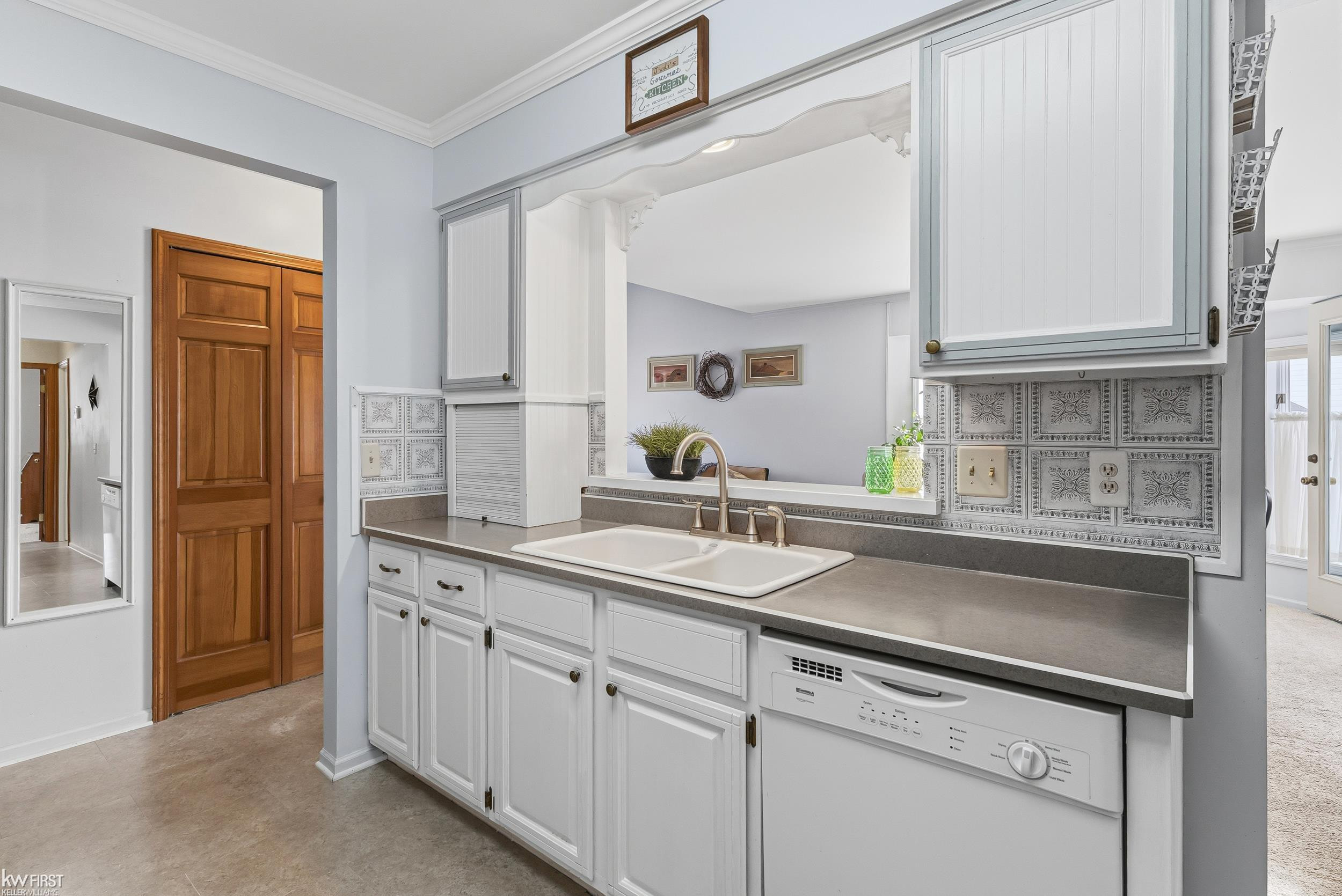 4482 Springbrook Drive, Swartz Creek, MI 48473 — Photo 5
