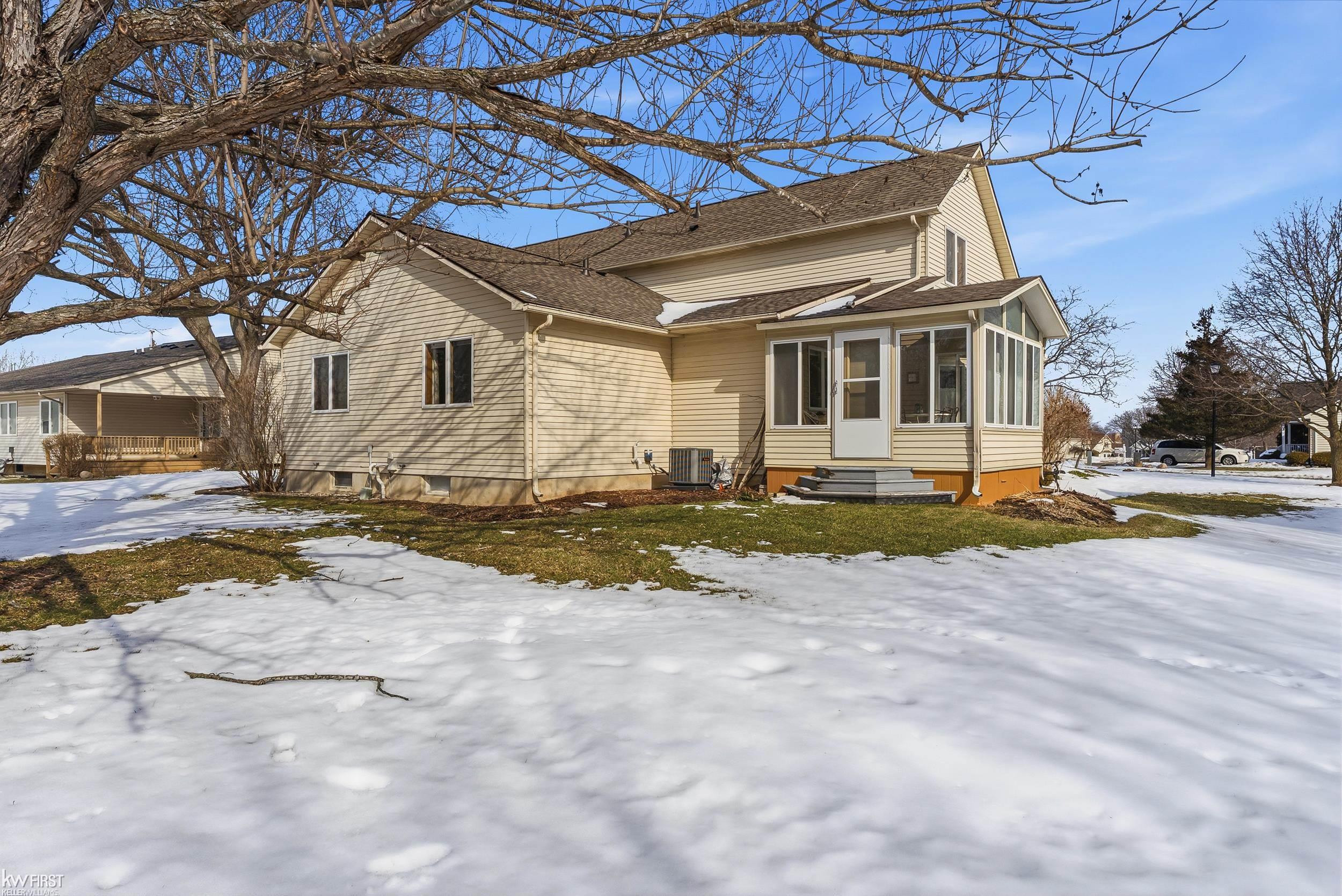 4482 Springbrook Drive, Swartz Creek, MI 48473 — Photo 33