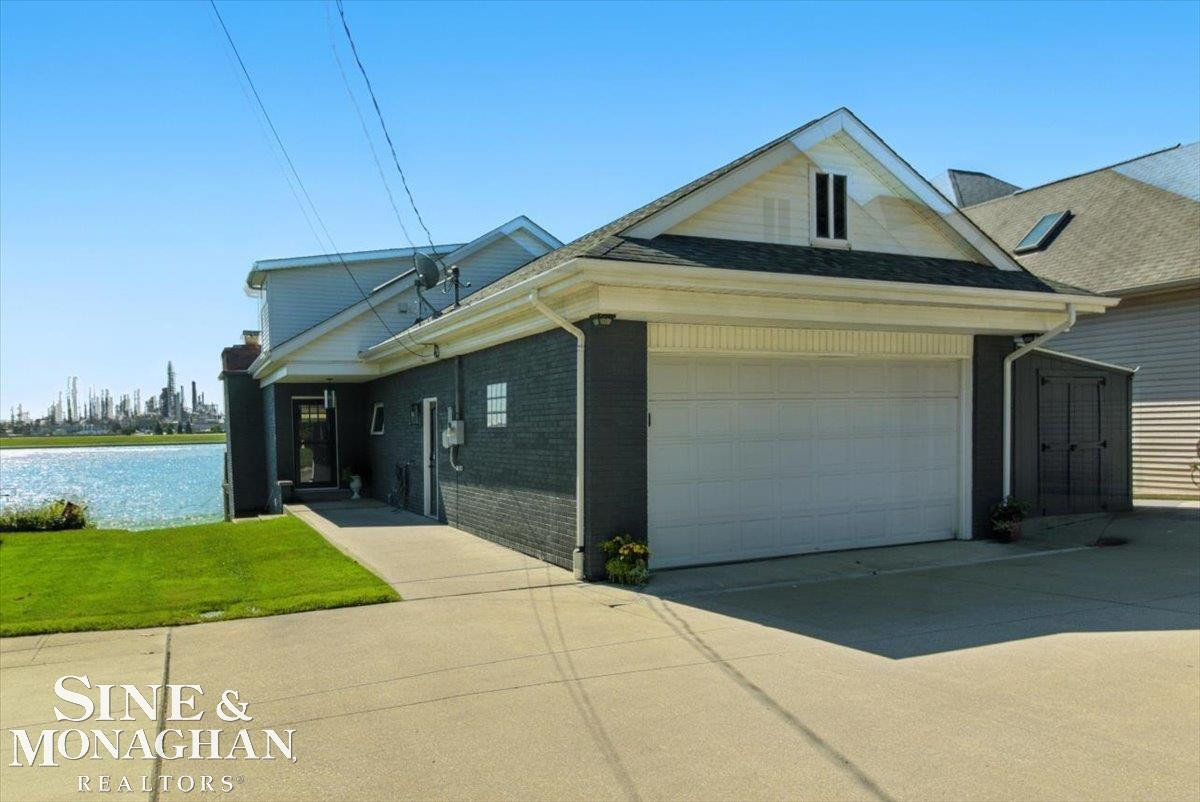 69 Gratiot Boulevard, Marysville, MI 48040 — Photo 2
