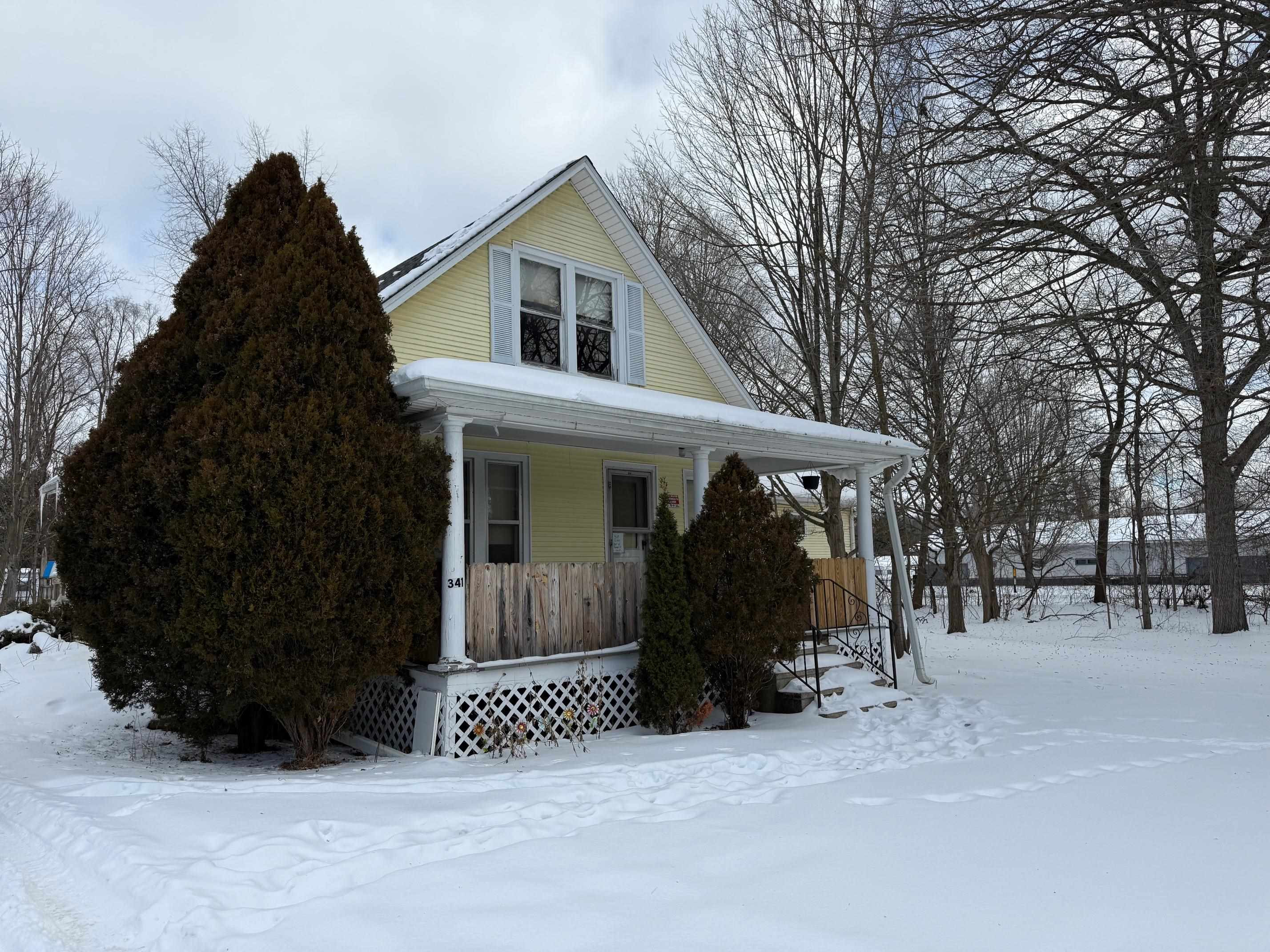 341 E MICHIGAN Avenue, Galesburg, MI 49053 — front exterior