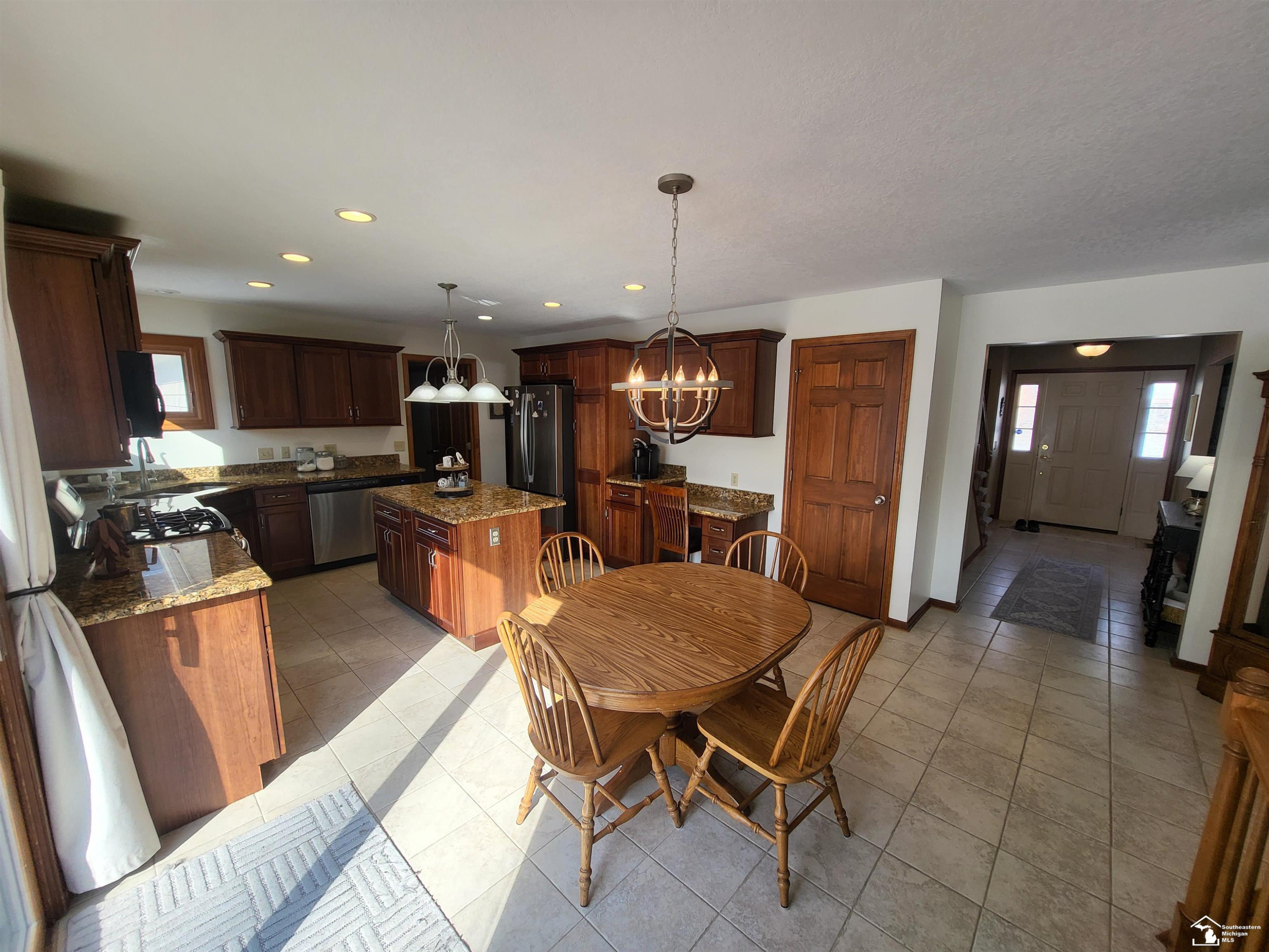 3405 Shadywood Drive, Lambertville, MI 48144 — Photo 8