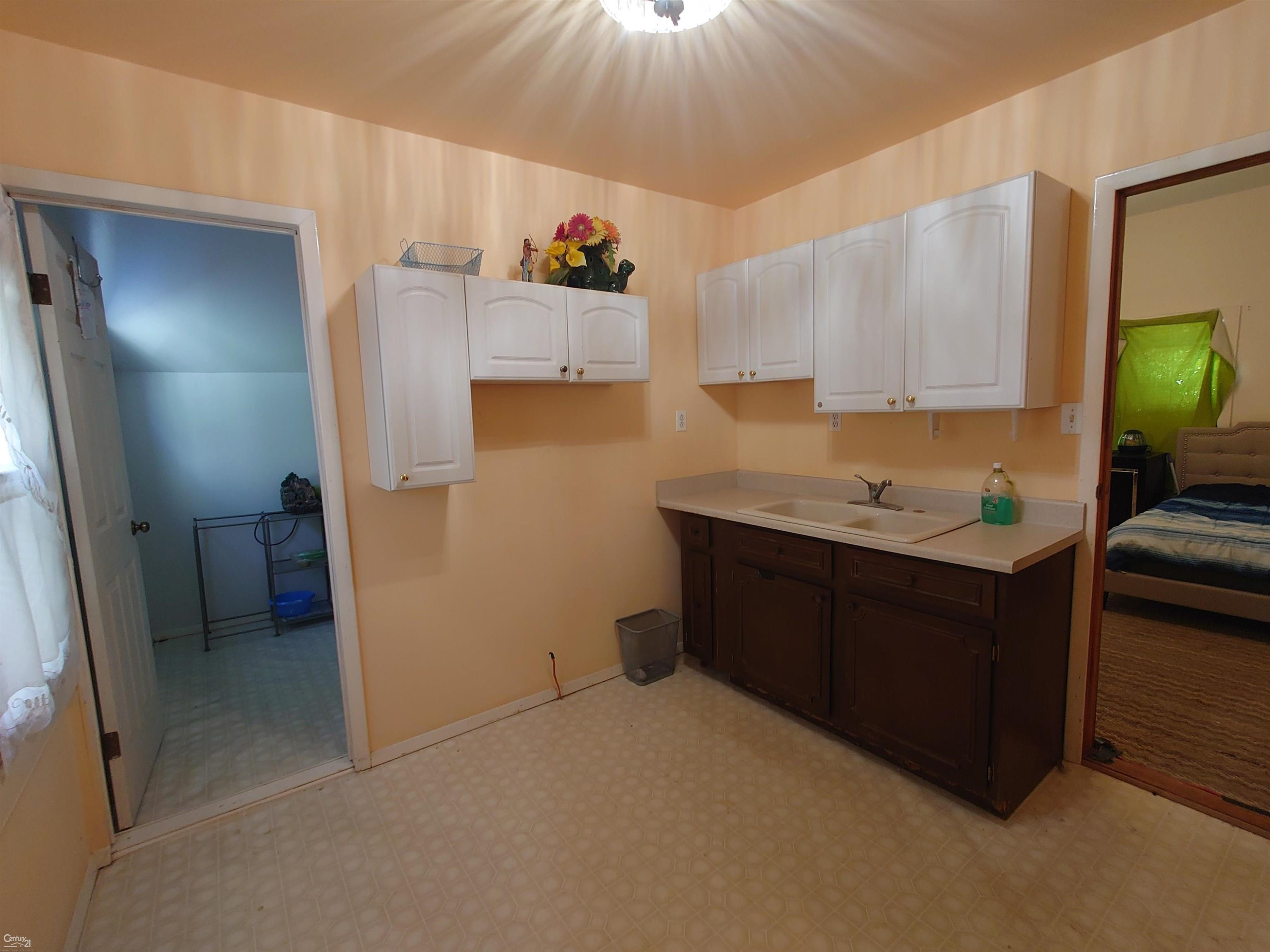 8086 Emily Street, Detroit, MI 48234 — Photo 24