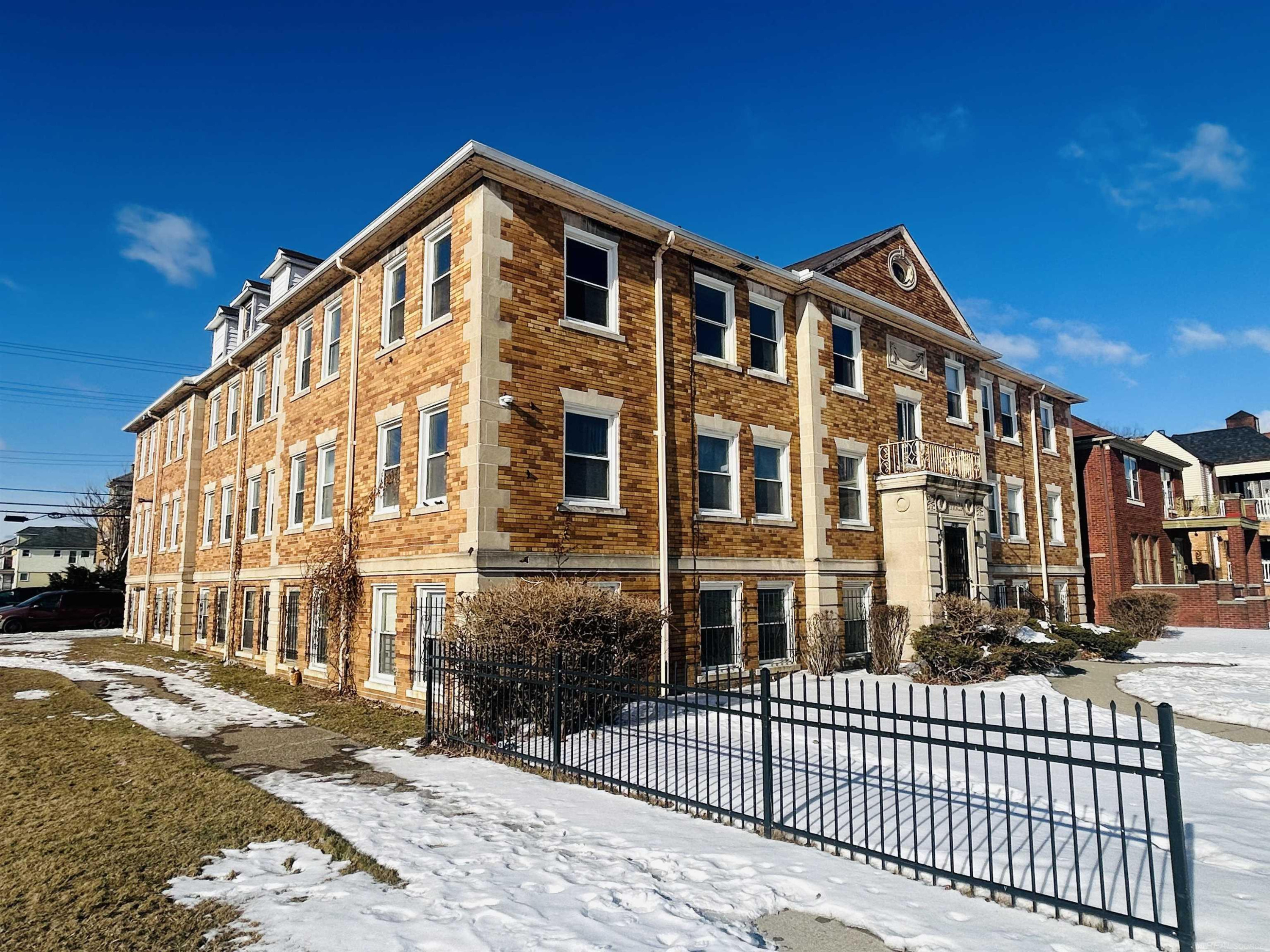 13205 La Salle Boulevard, Detroit, MI 48238