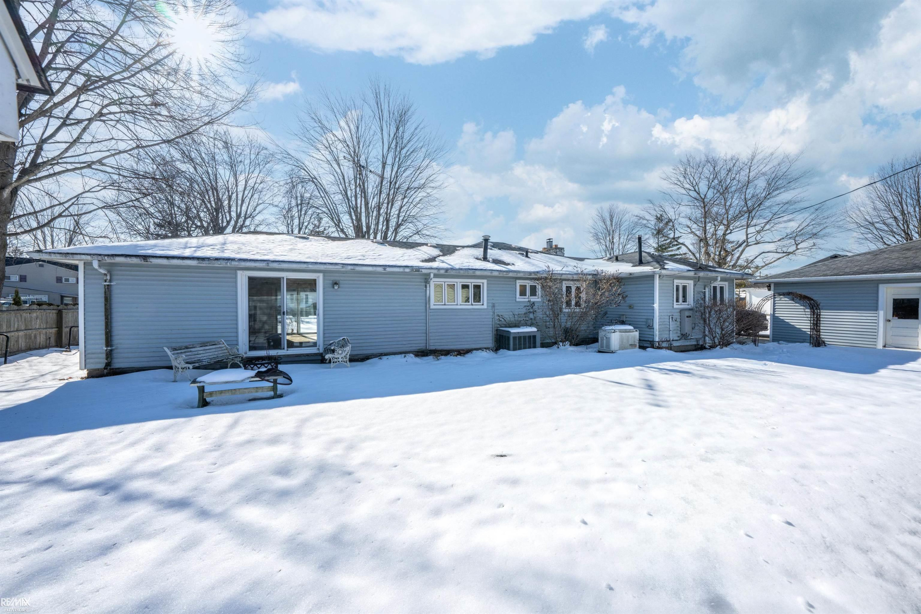 724 Townsend Drive, Algonac, MI 48001 — Photo 3