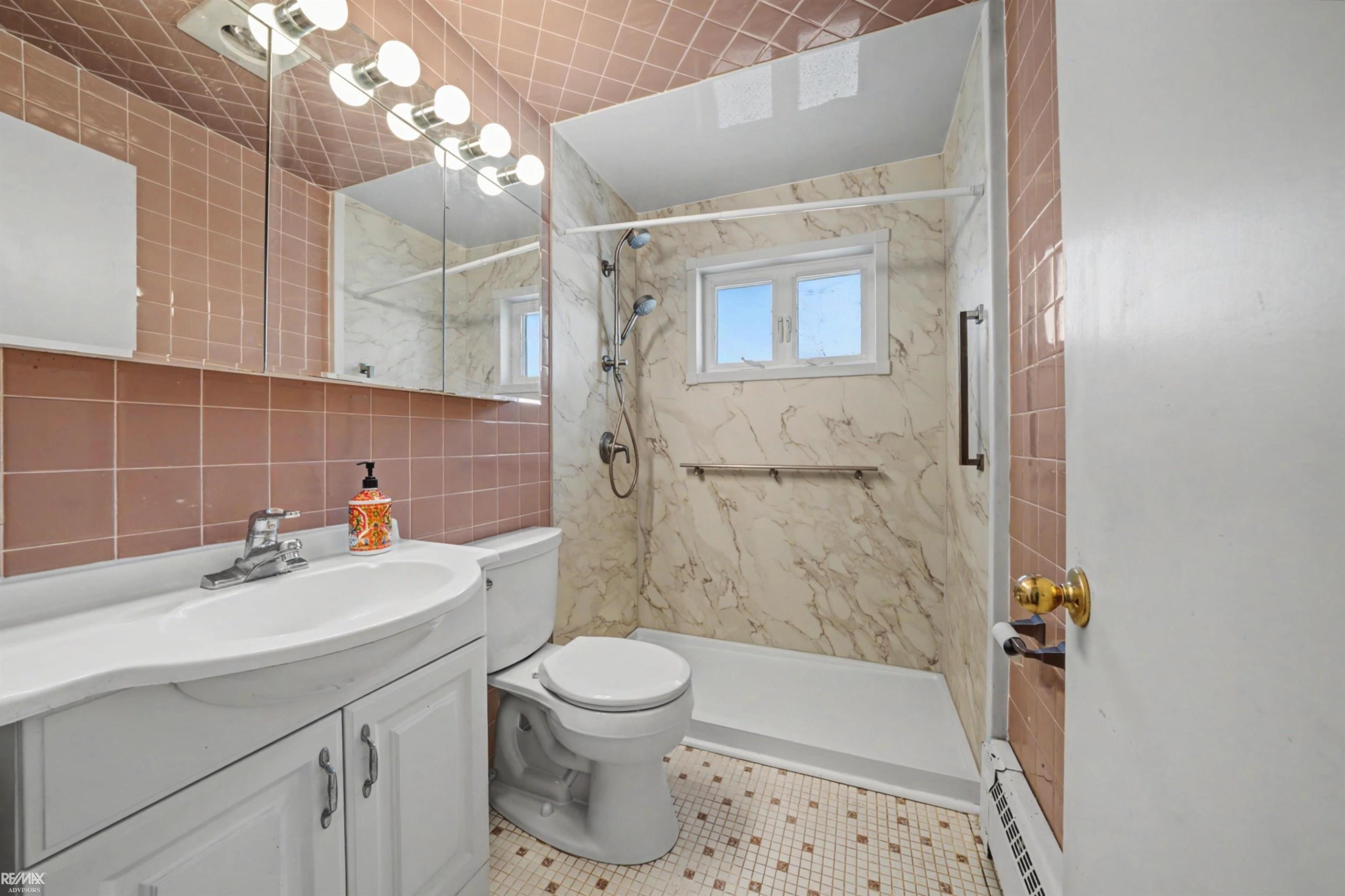 724 Townsend Drive, Algonac, MI 48001 — Photo 18