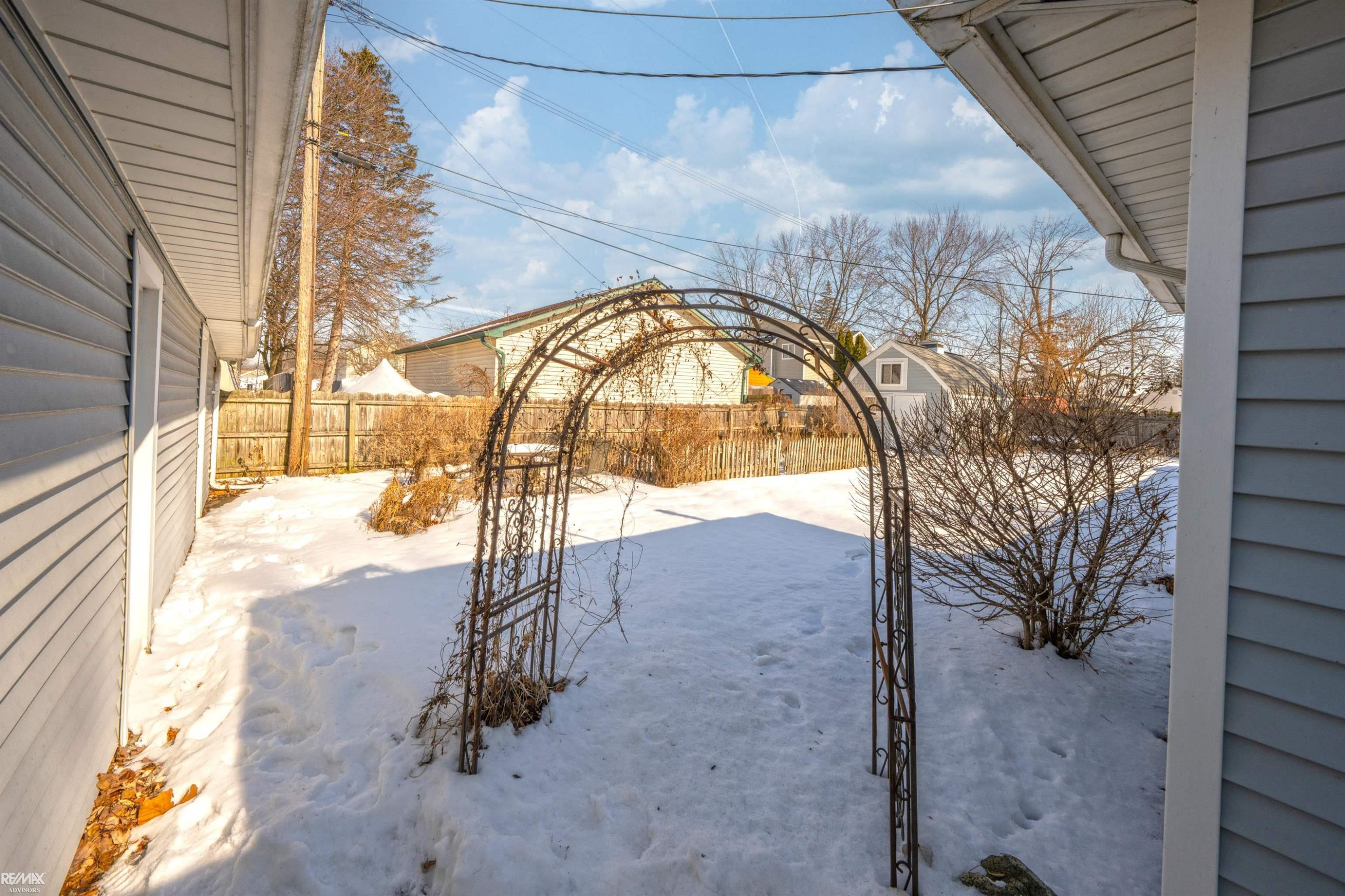 724 Townsend Drive, Algonac, MI 48001 — Photo 38