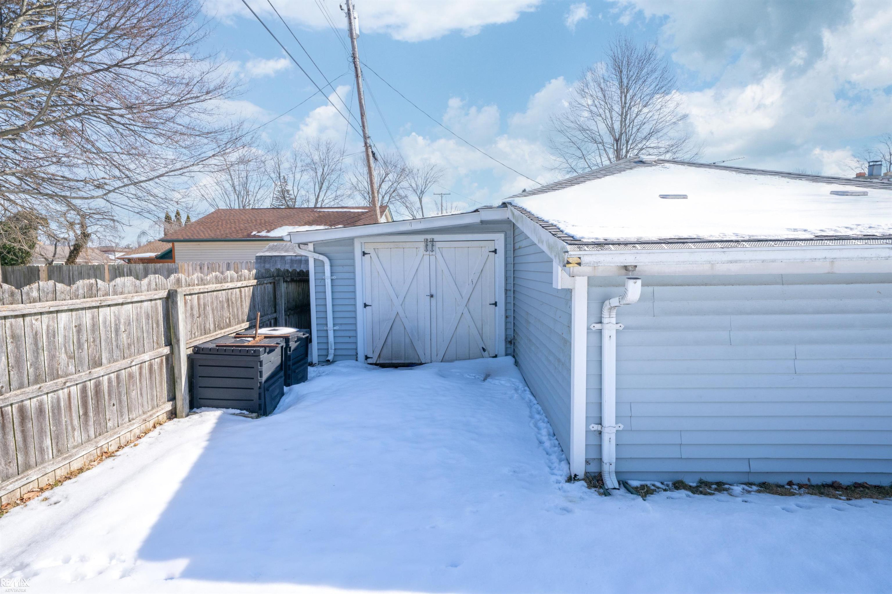 724 Townsend Drive, Algonac, MI 48001 — Photo 44