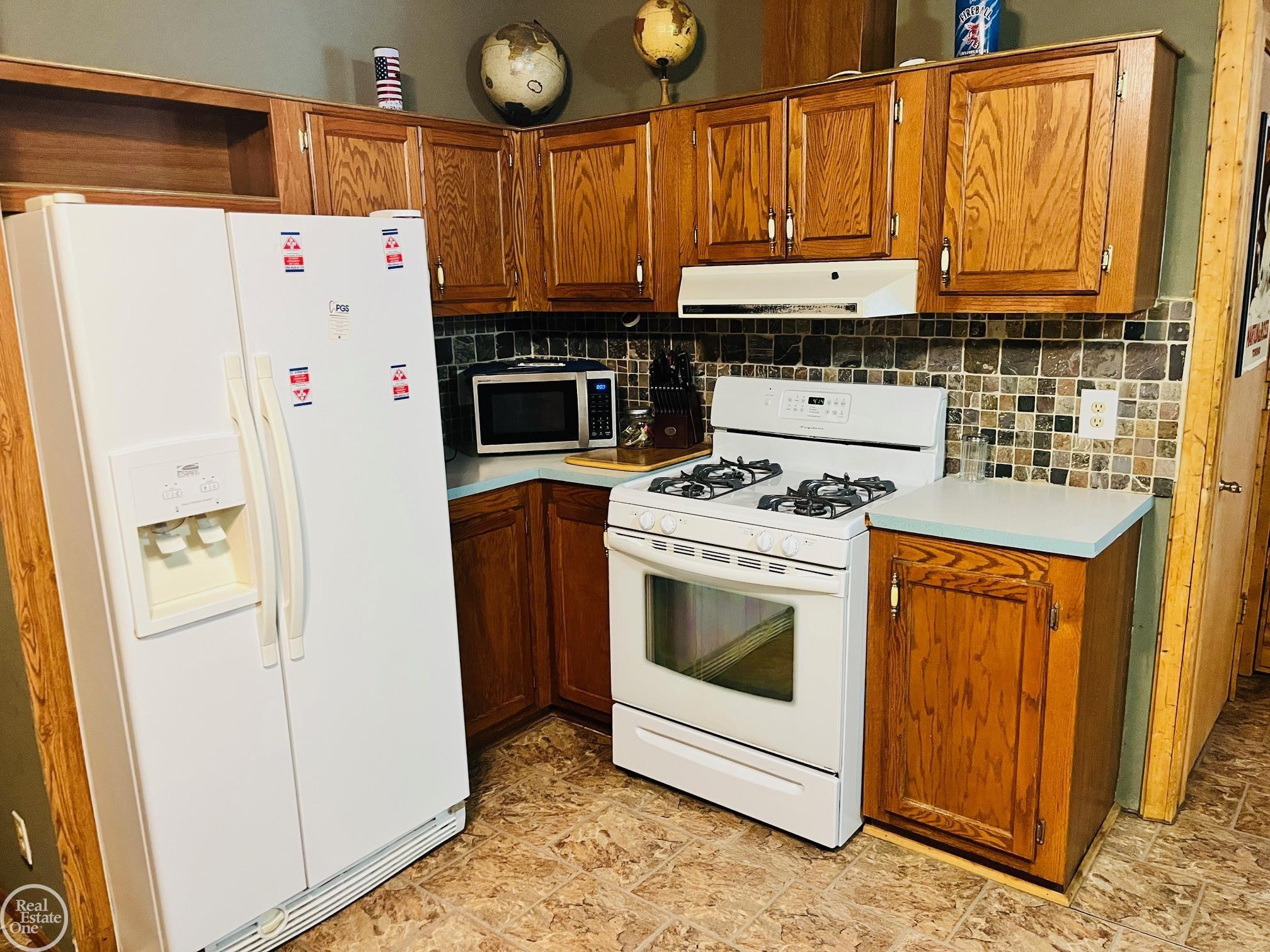 1022 S Allen Road, MI 48079 — Photo 5