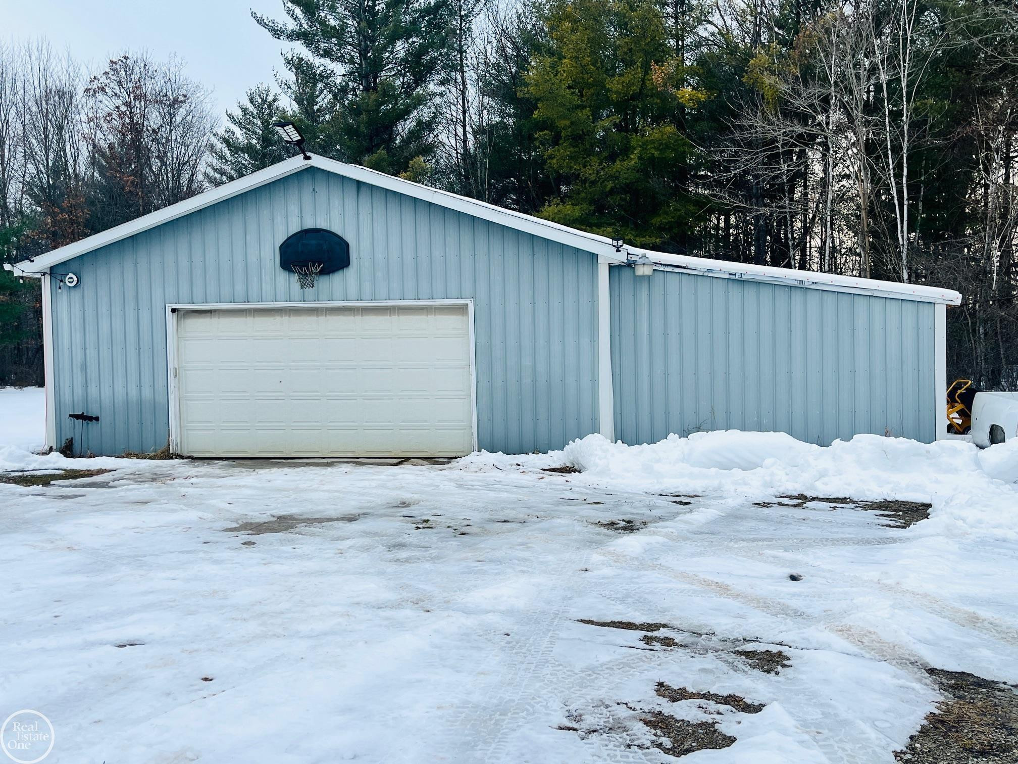 1022 S Allen Road, MI 48079 — Photo 9