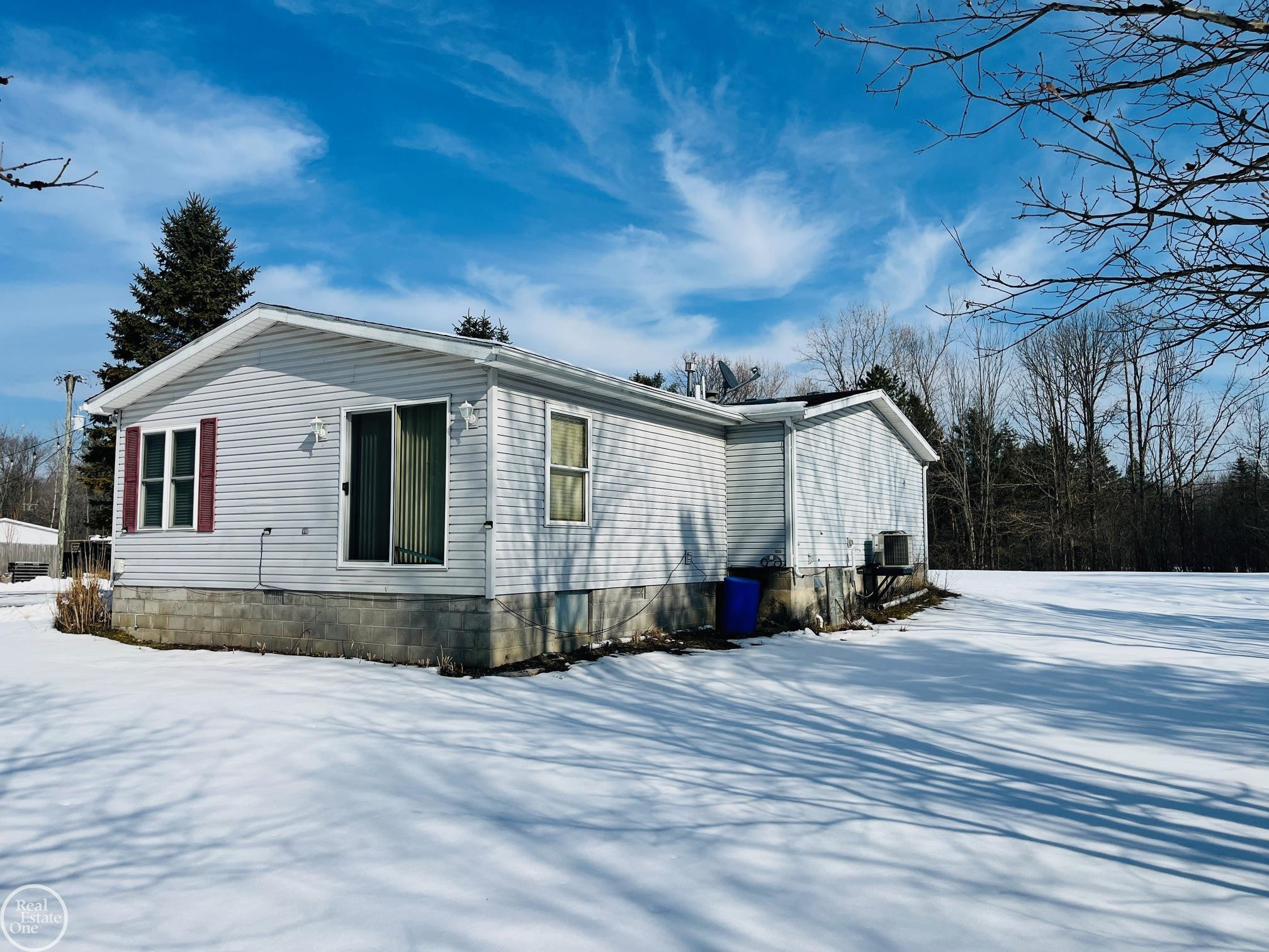 1022 S Allen Road, MI 48079 — Photo 11