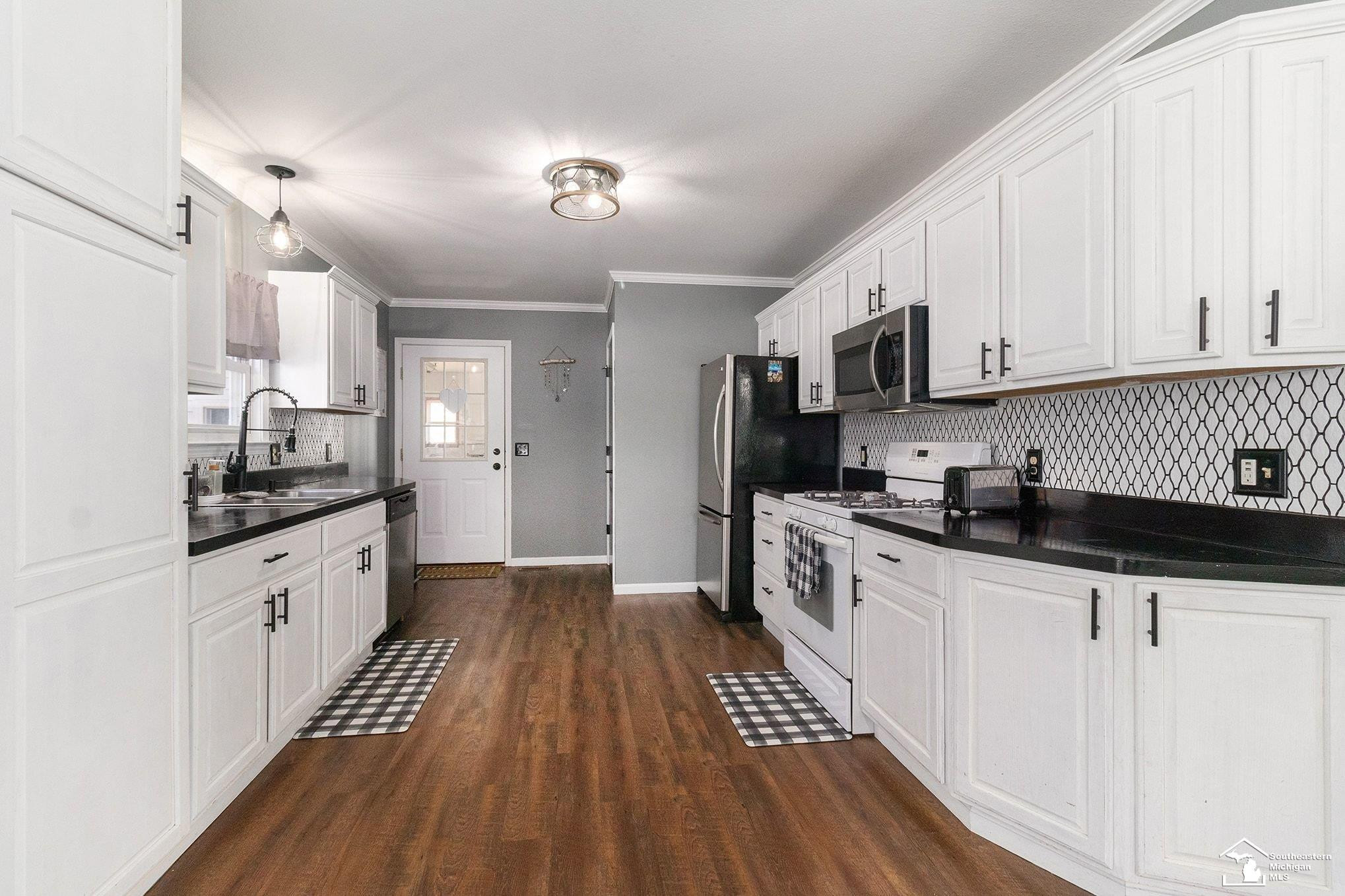 2519 N Wilmoth Highway, Adrian, MI 49221 — Photo 9