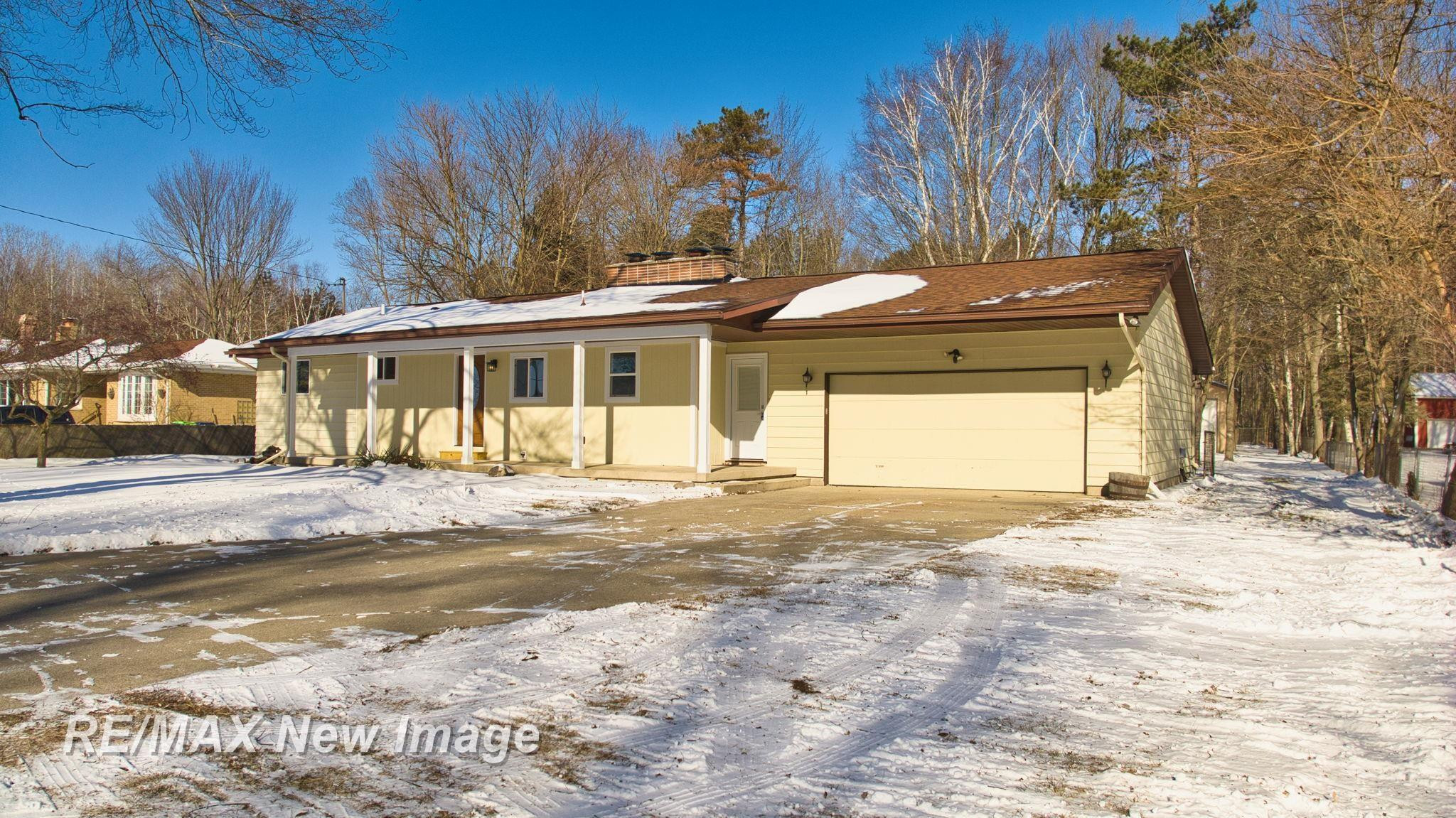 5885 McGrandy Road, Bridgeport, MI 48722 — Photo 2