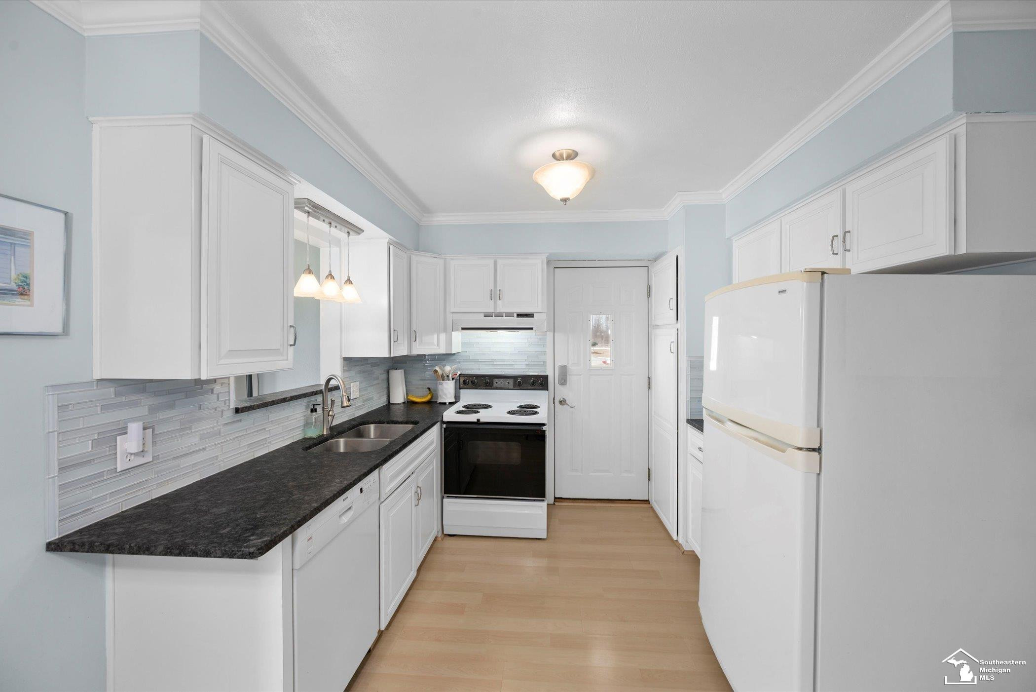 381 Armitage Drive, Monroe, MI 48162 — Photo 9