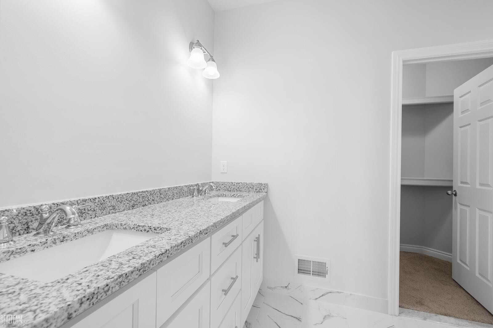 48832 Birmingham Drive, Chesterfield, MI 48047 — Photo 17