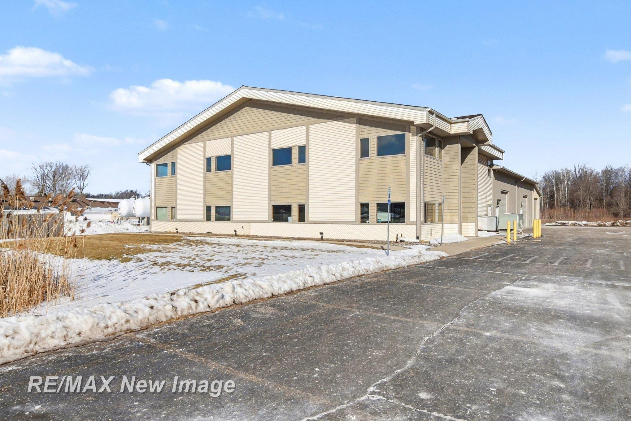 49 E ISABELLA Road, Midland, MI 48640 — front exterior