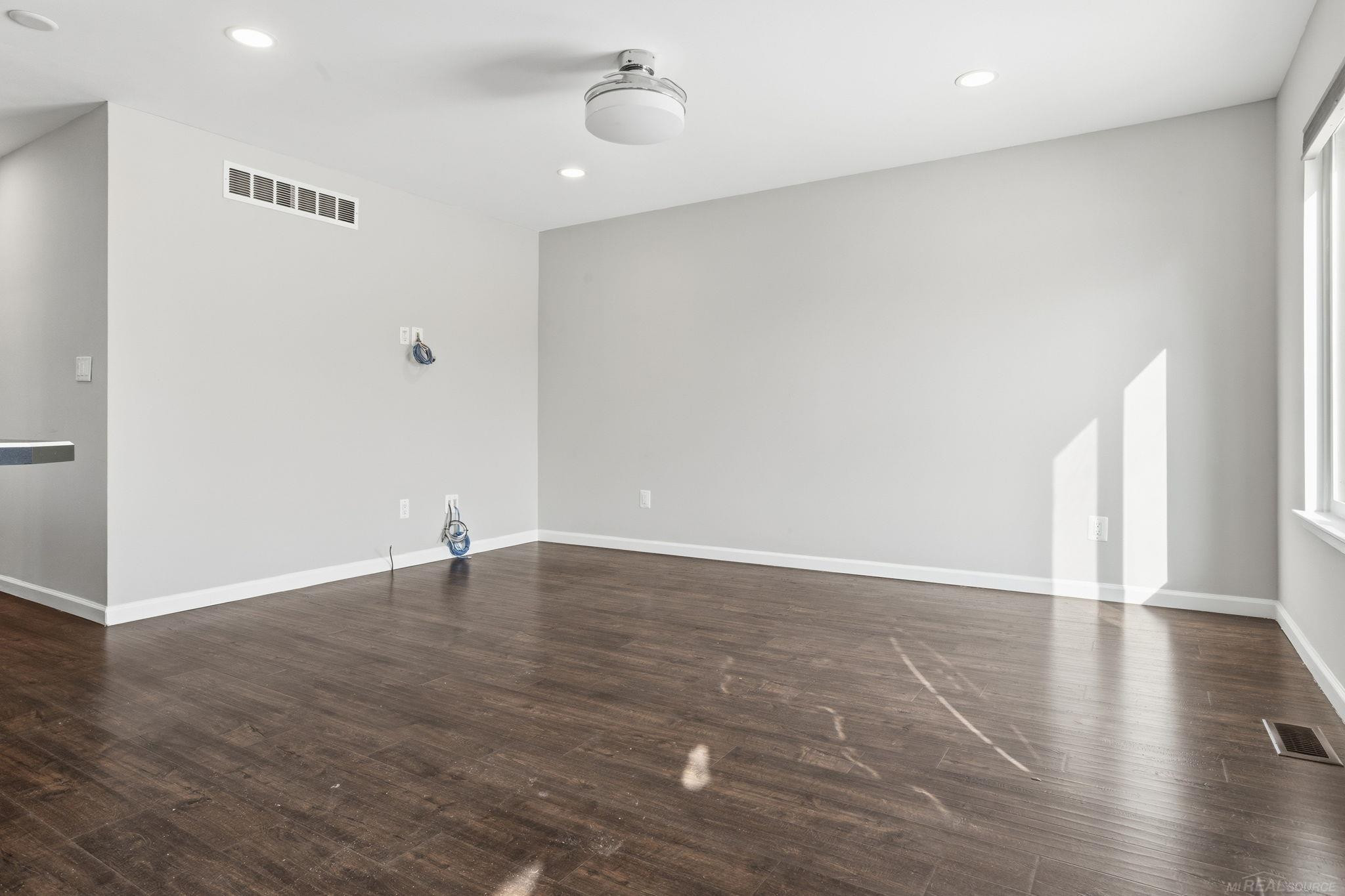 39531 Willmarth Street, MI — Photo 9