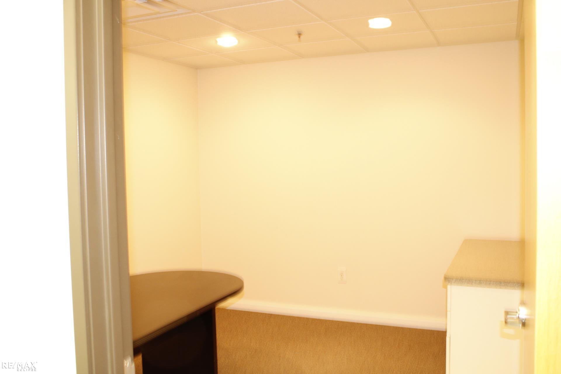 2891 E Maple Road, Unit 203, Troy, MI 48083 — Photo 20