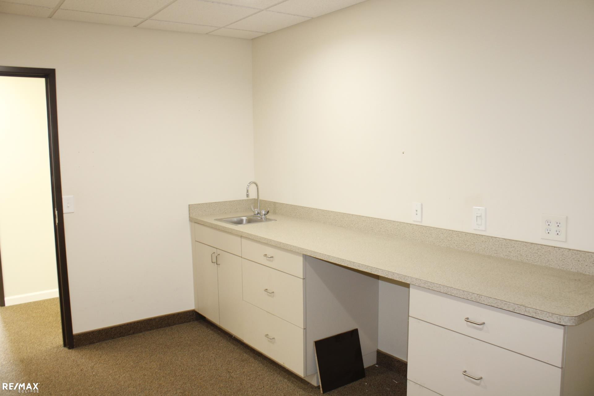 2891 E Maple Road, Unit 203, Troy, MI 48083 — Photo 31