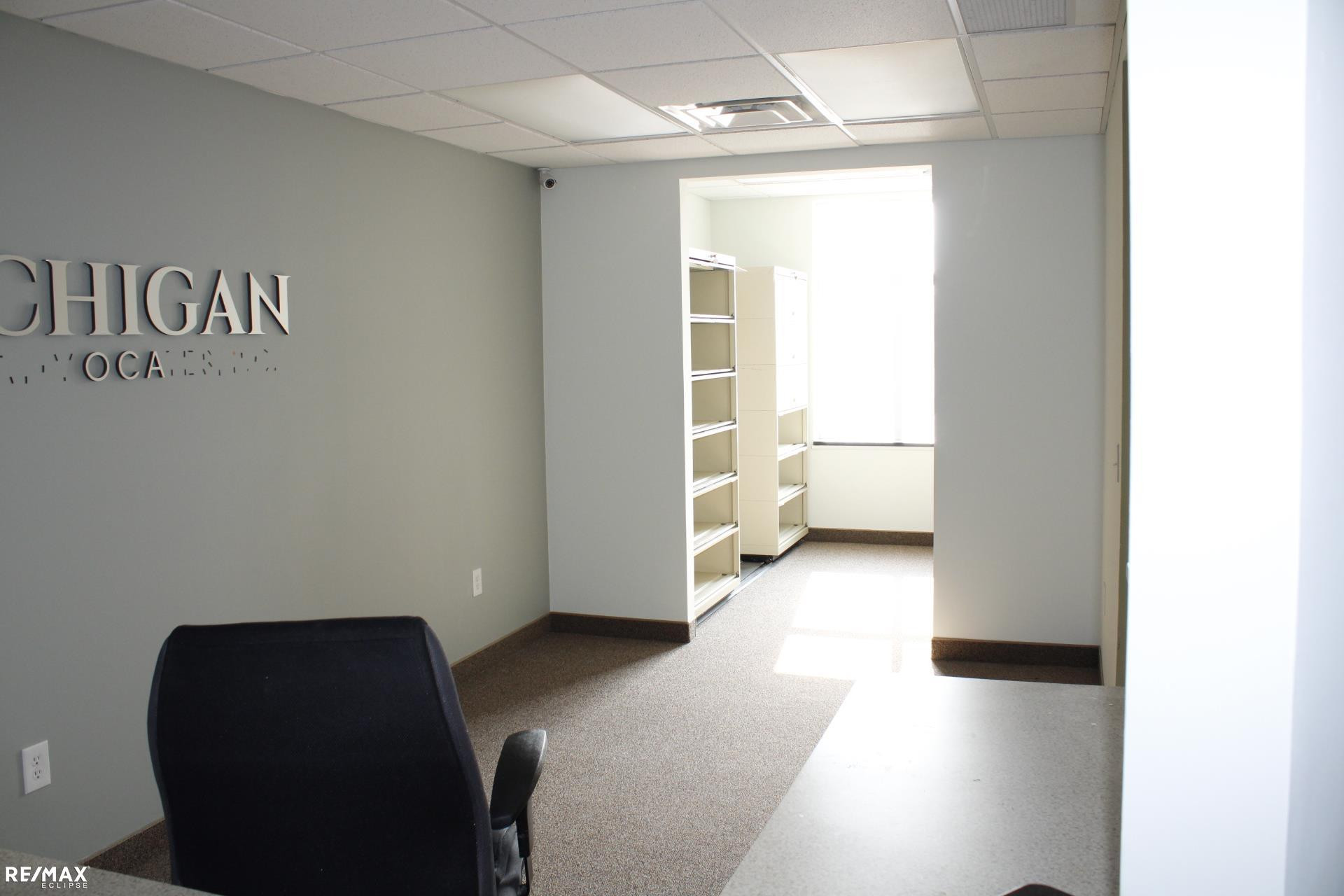 2891 E Maple Road, Unit 203, Troy, MI 48083 — Photo 32