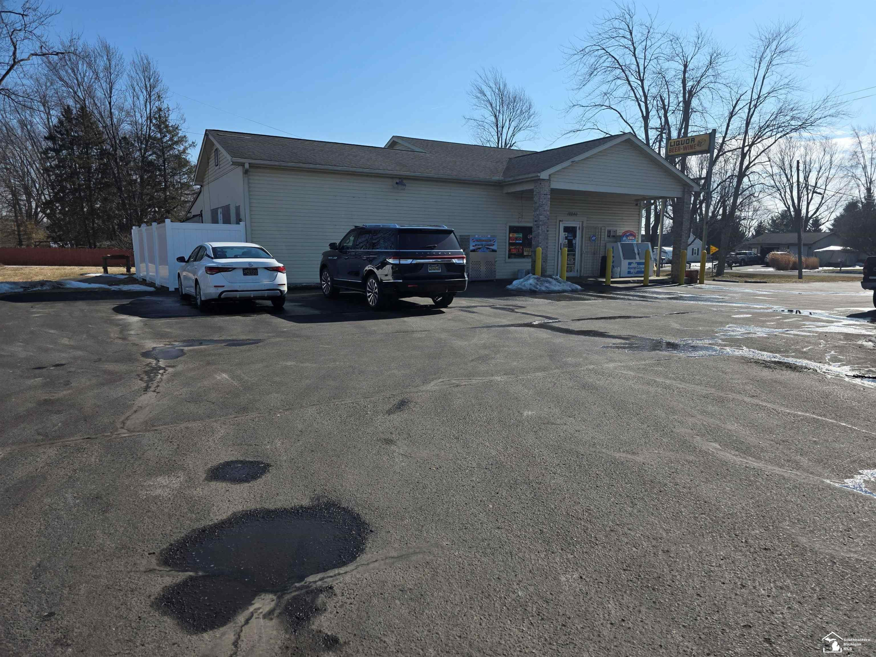 12240 S Dixie Highway, La Salle, MI